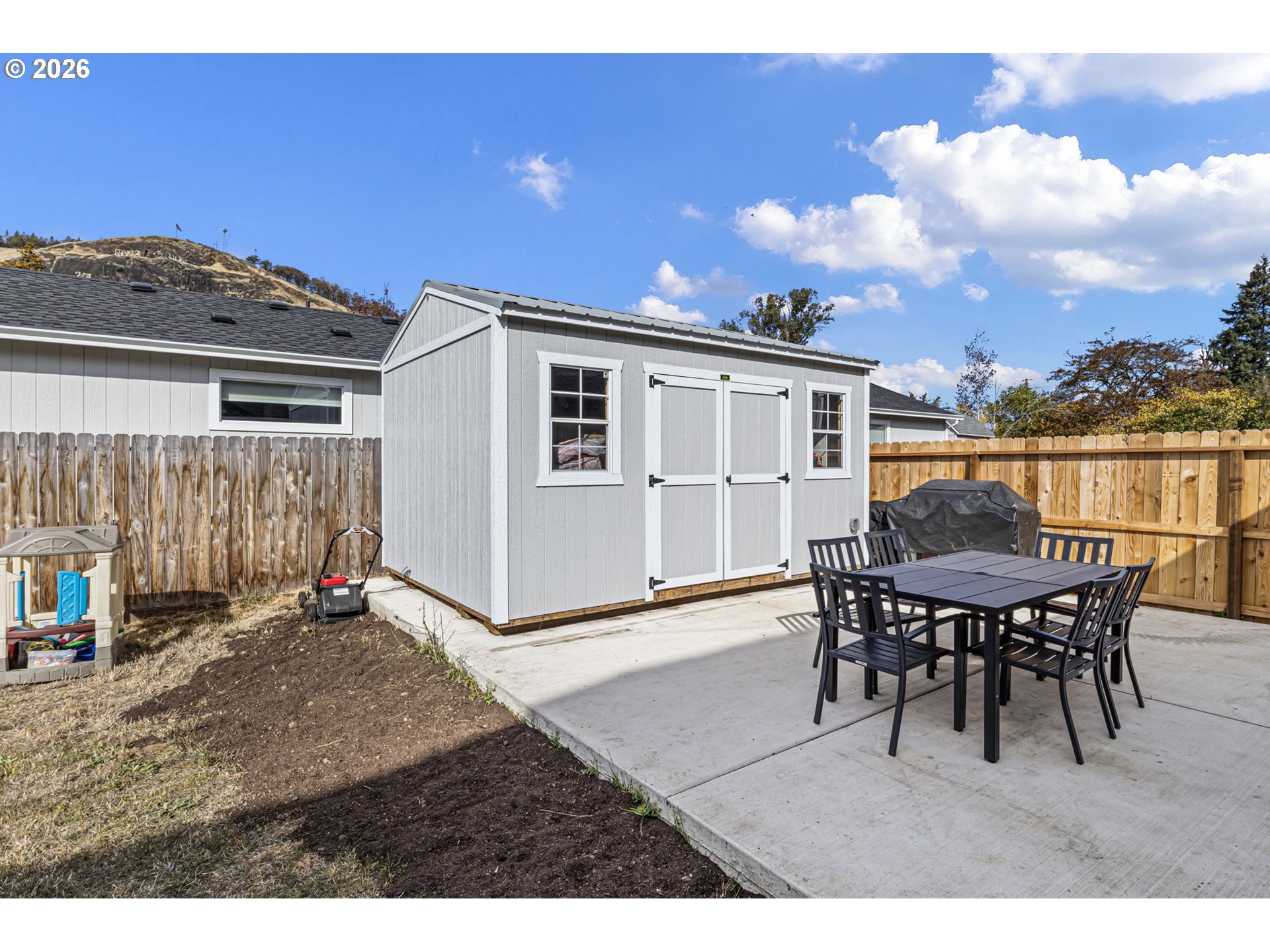 174 SE MOSHER AVE, Roseburg, OR 97470