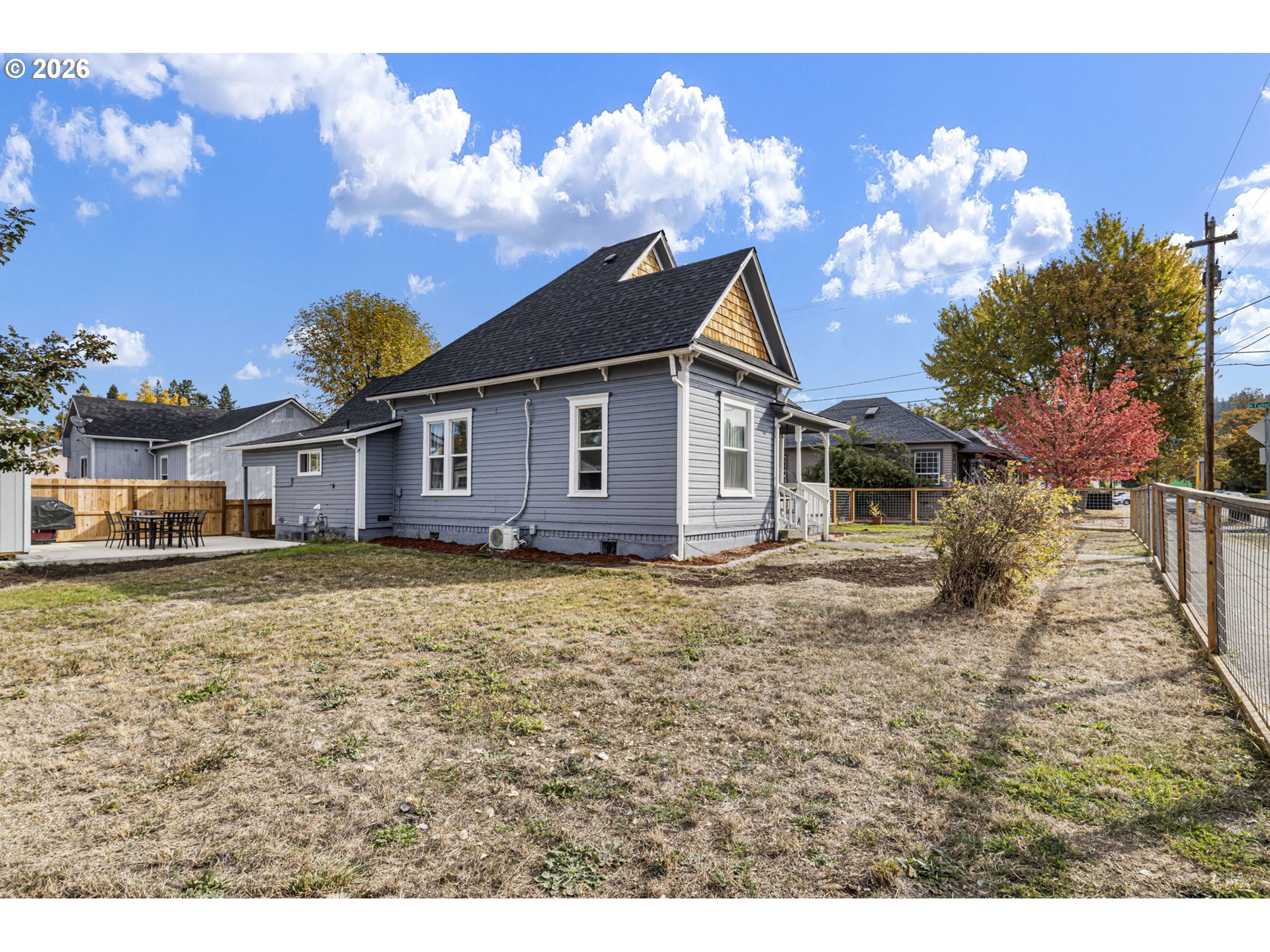 174 SE MOSHER AVE, Roseburg, OR 97470