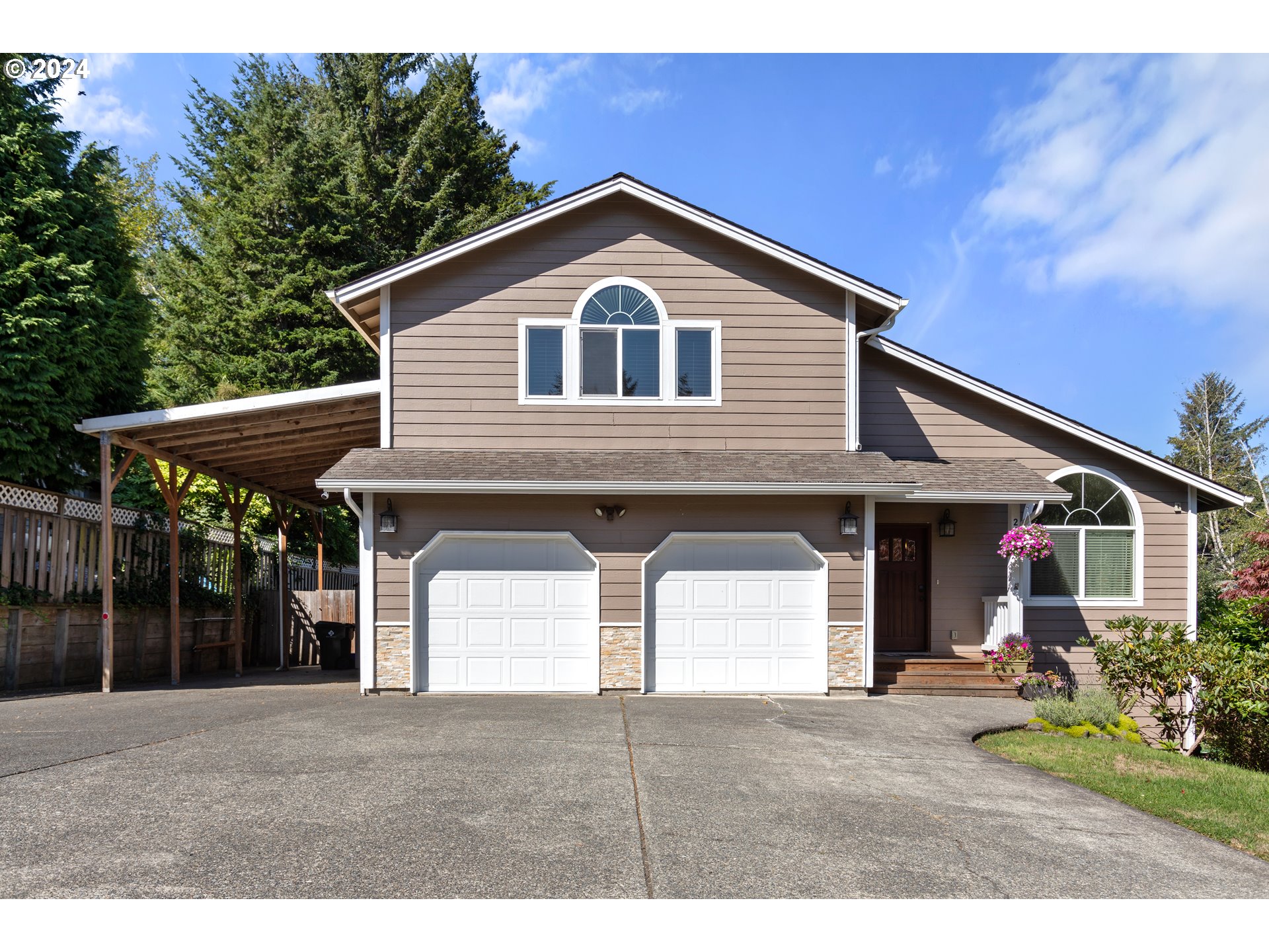 Photo of 2322 ASH ST North Bend OR 97459