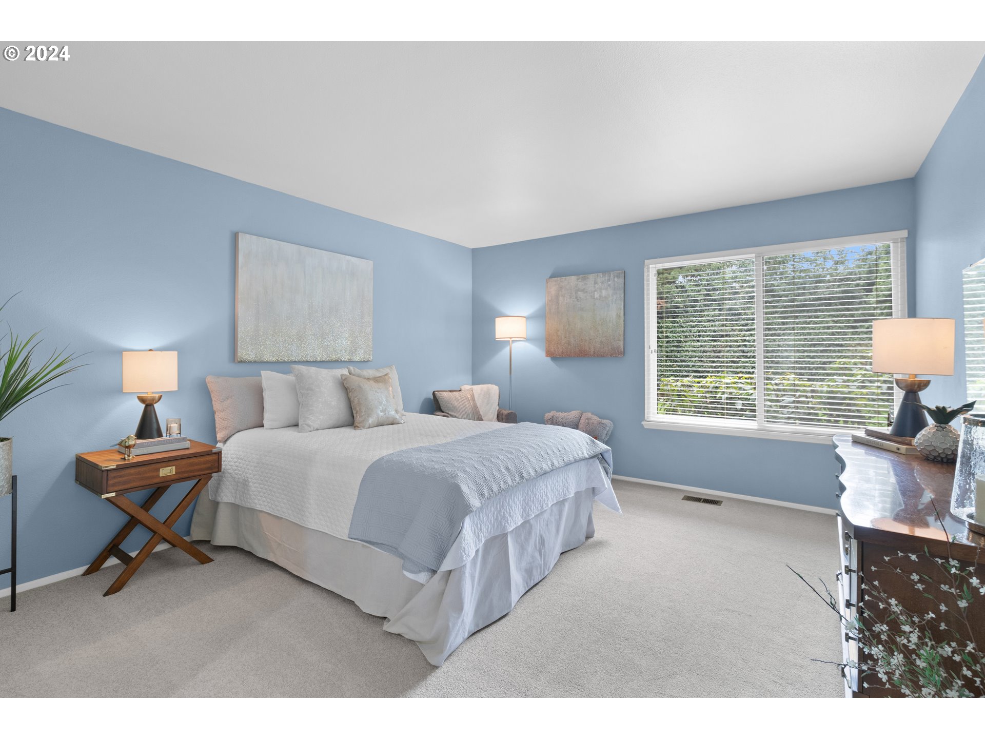 Photo #3: 24683965 Listing 
