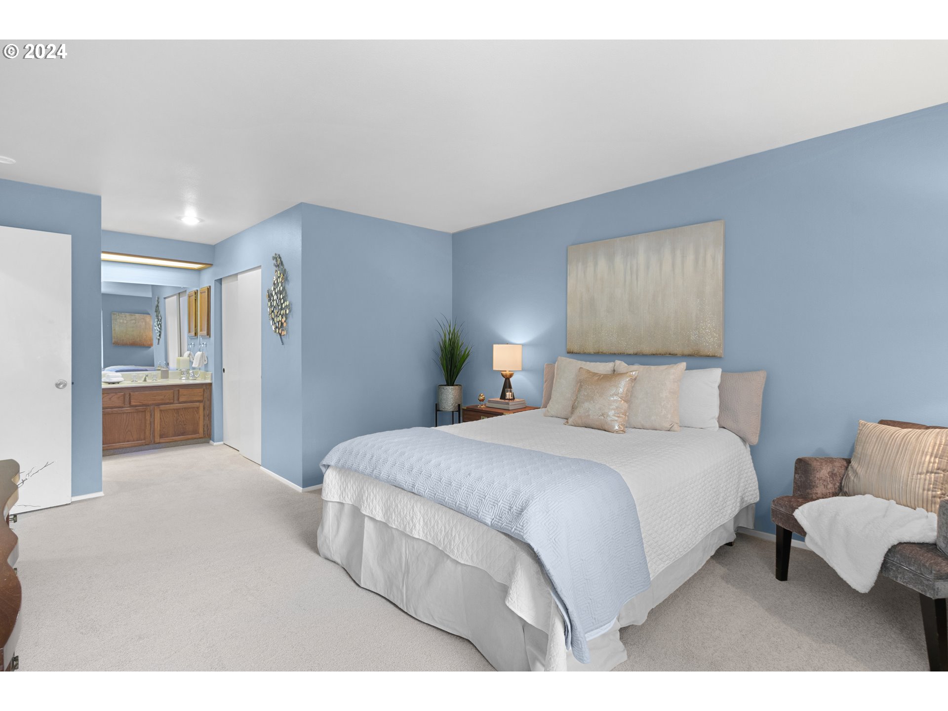 Photo #5: 24683965 Listing 
