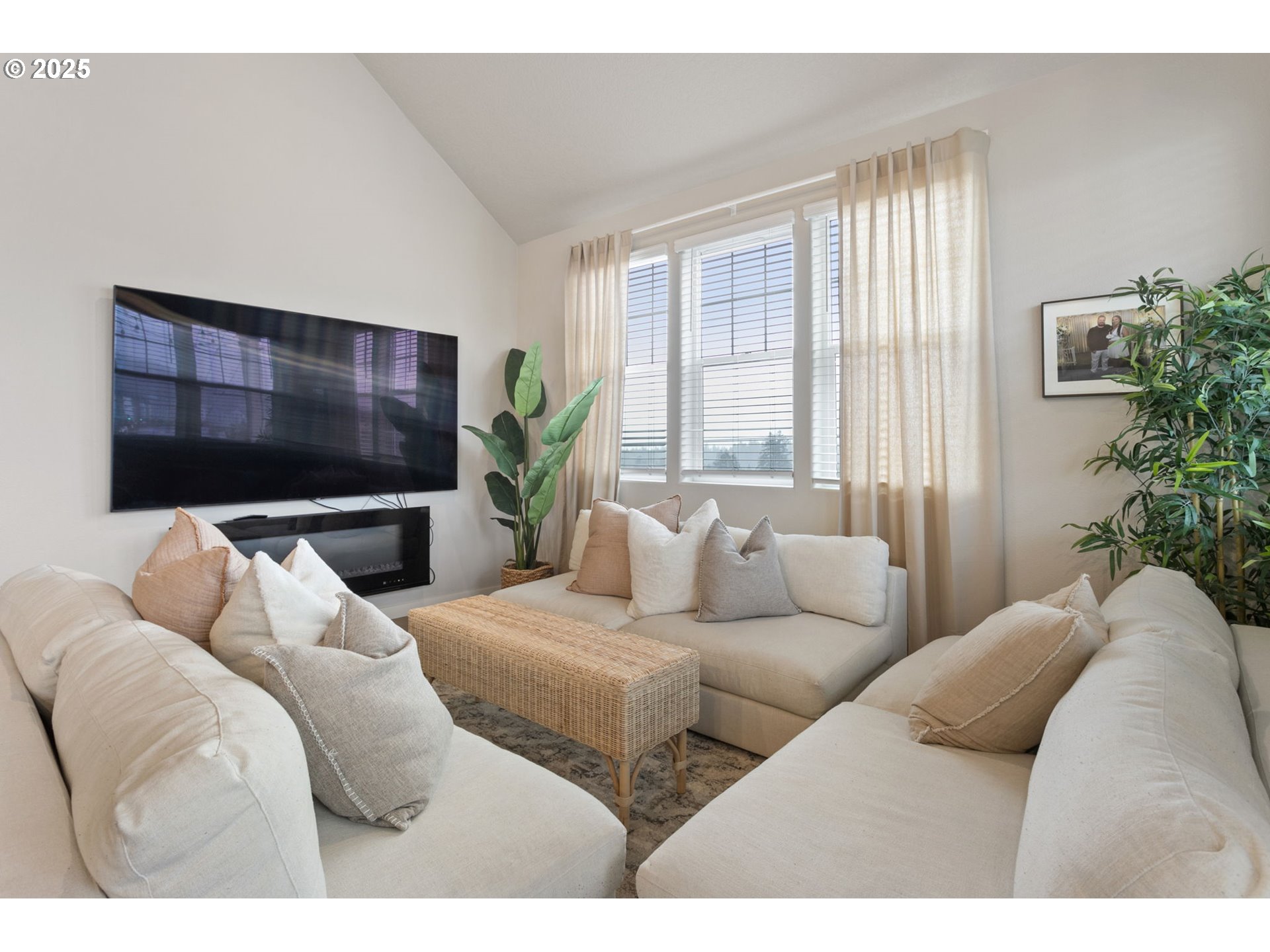 Photo #6: 246846896 Listing 