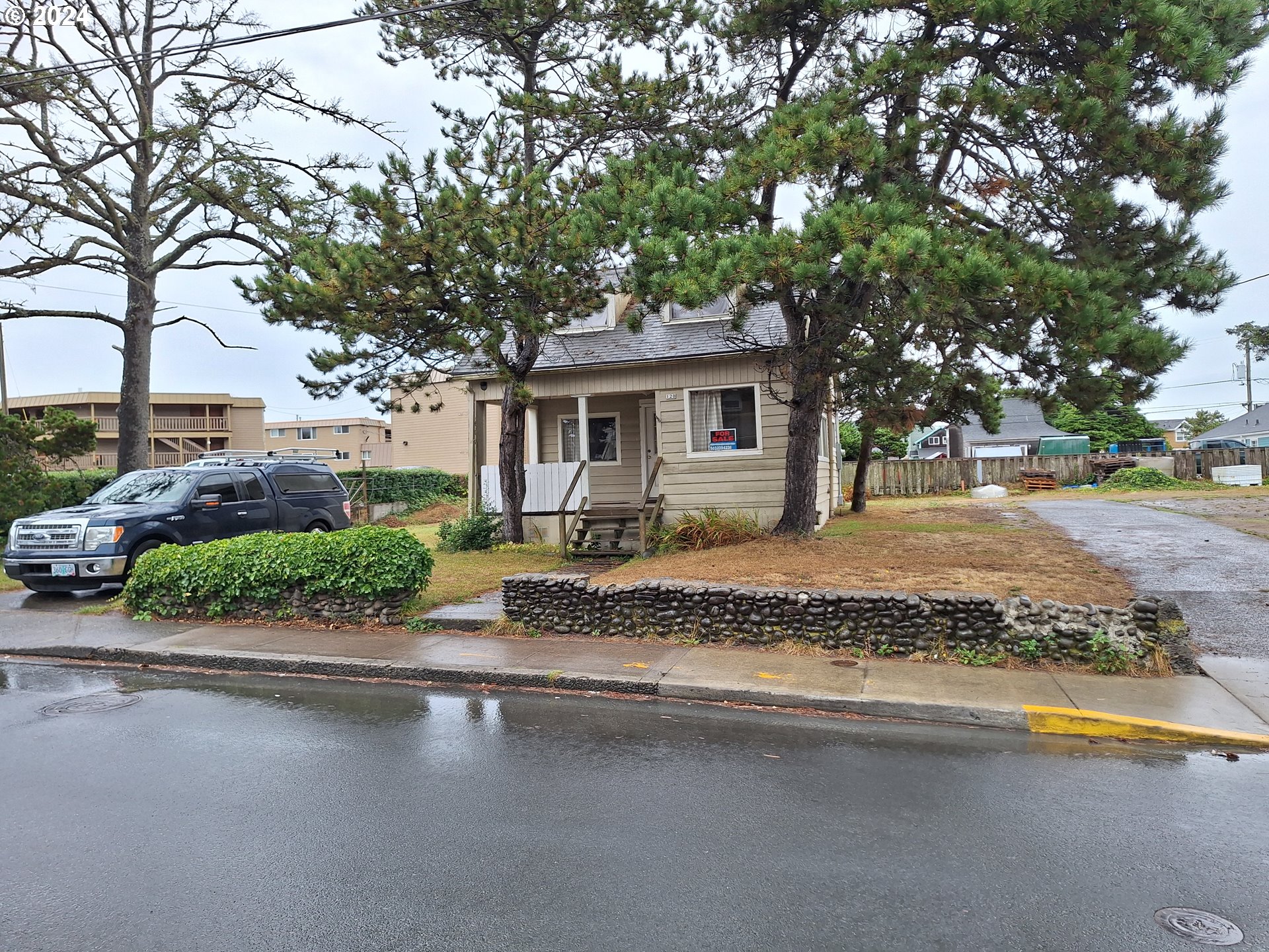 Photo of 120 2ND AVE Seaside OR 97138