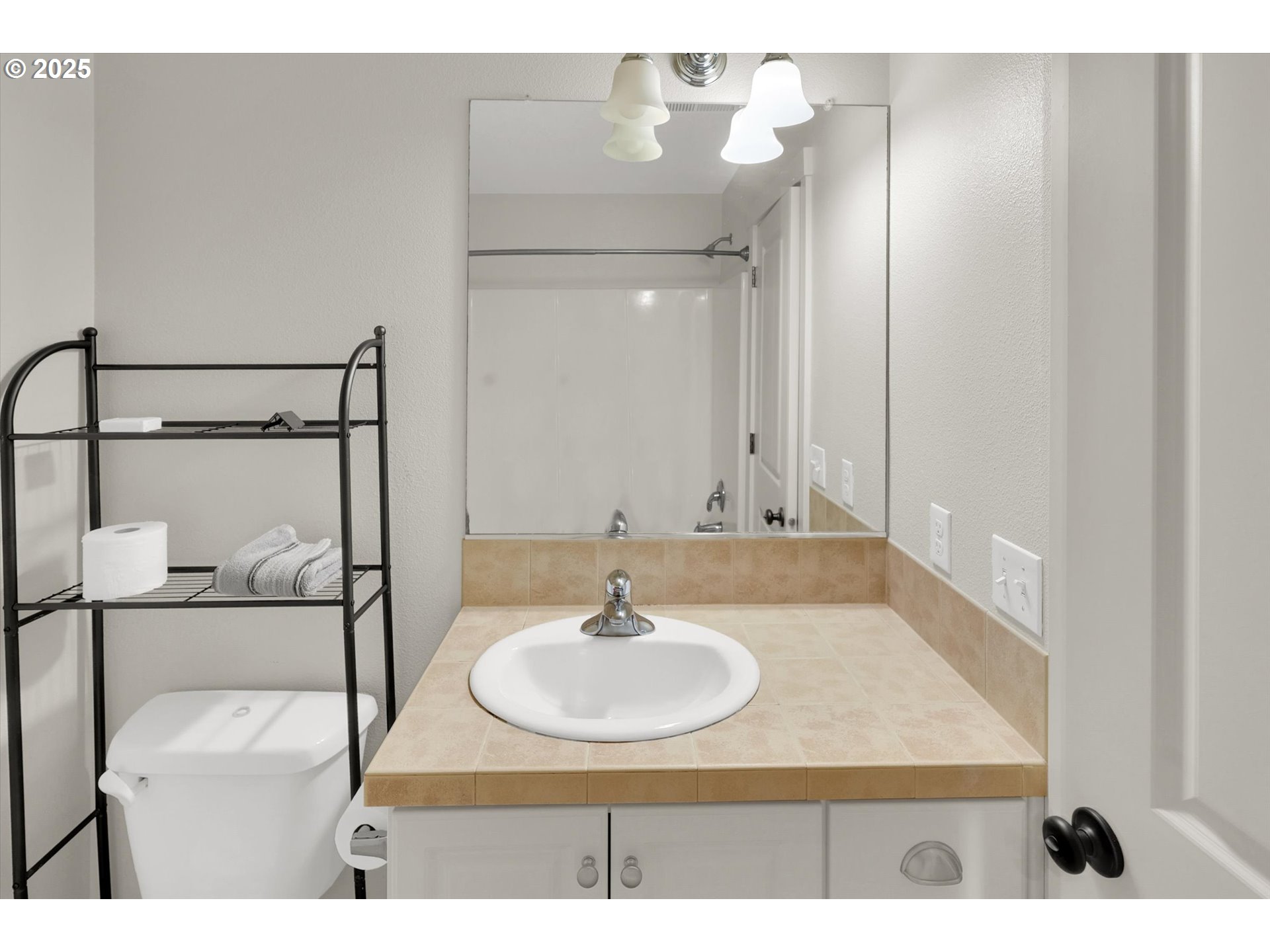 Photo #27: 247312425 Listing: Photo #27