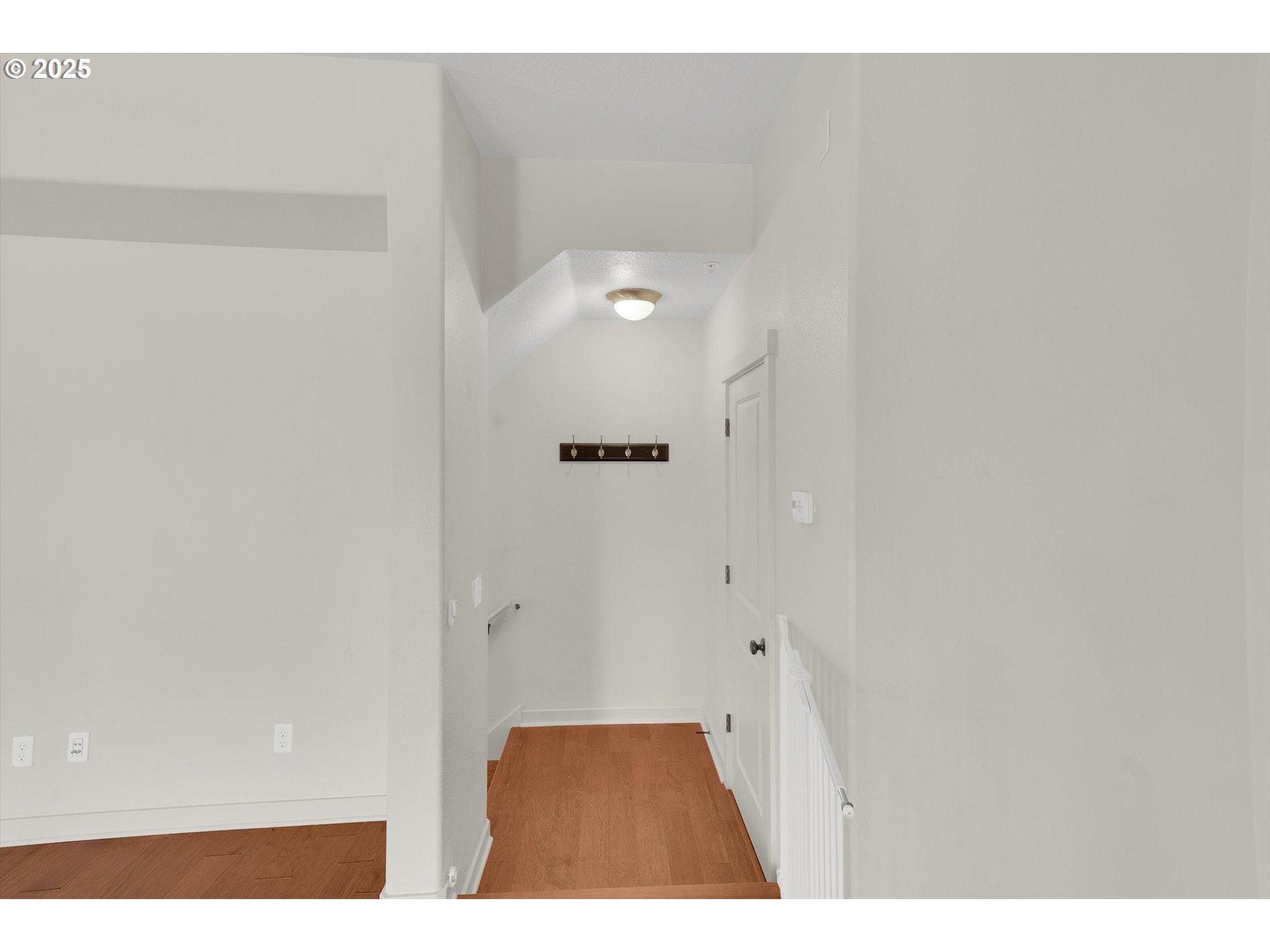 Photo #16: 247312425 Listing: Photo #16