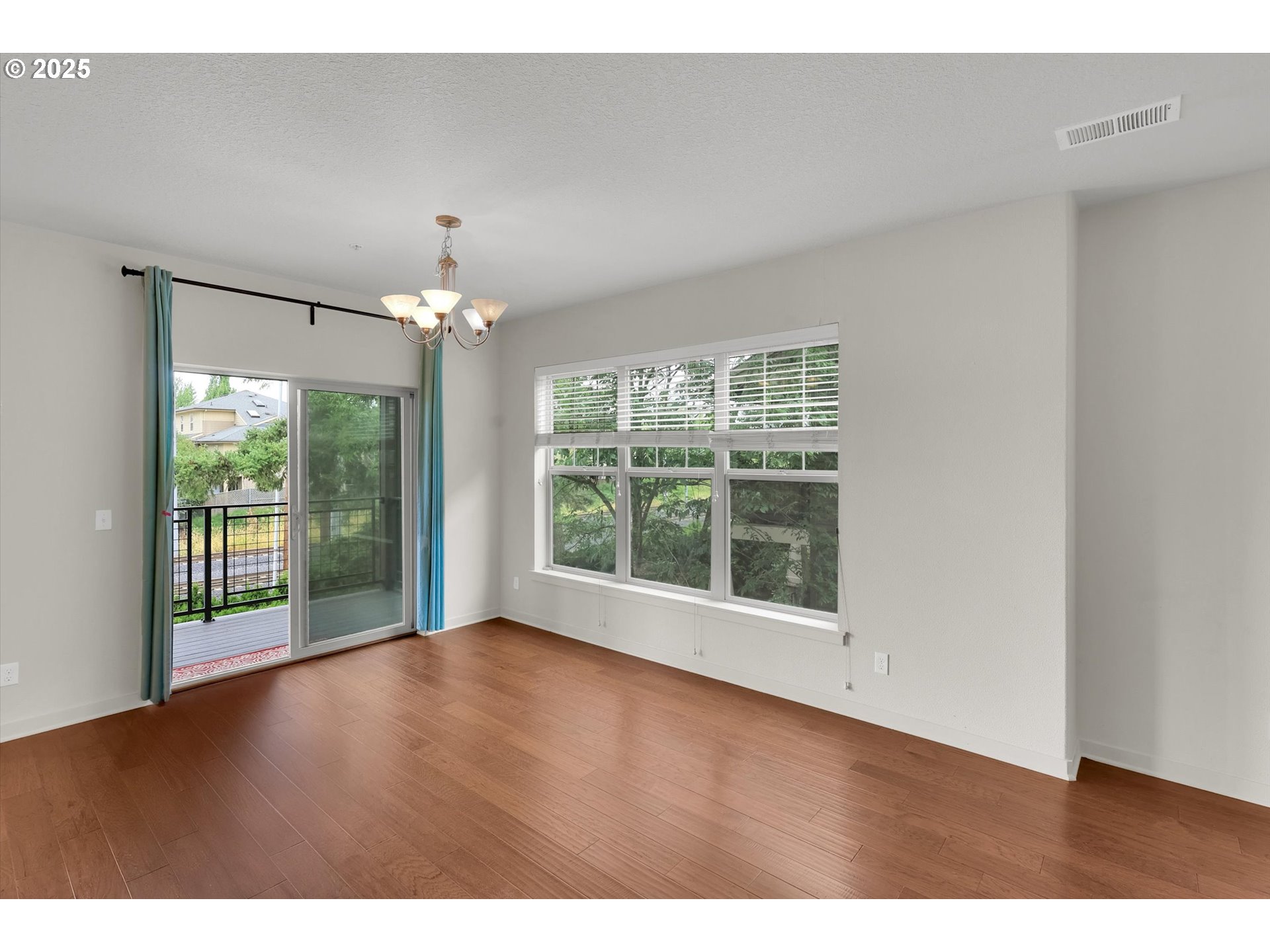 Photo #6: 247312425 Listing 