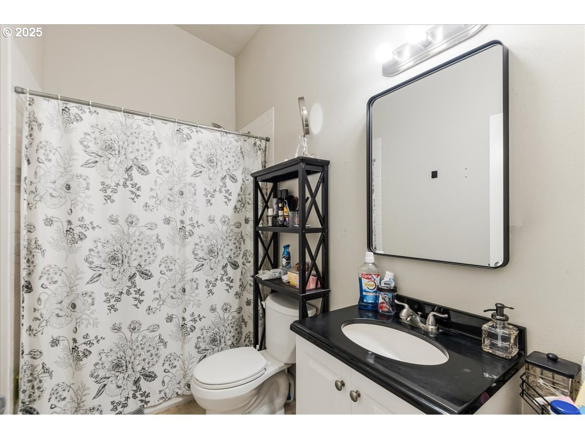 Photo #9: 247341452 Listing: Photo #9