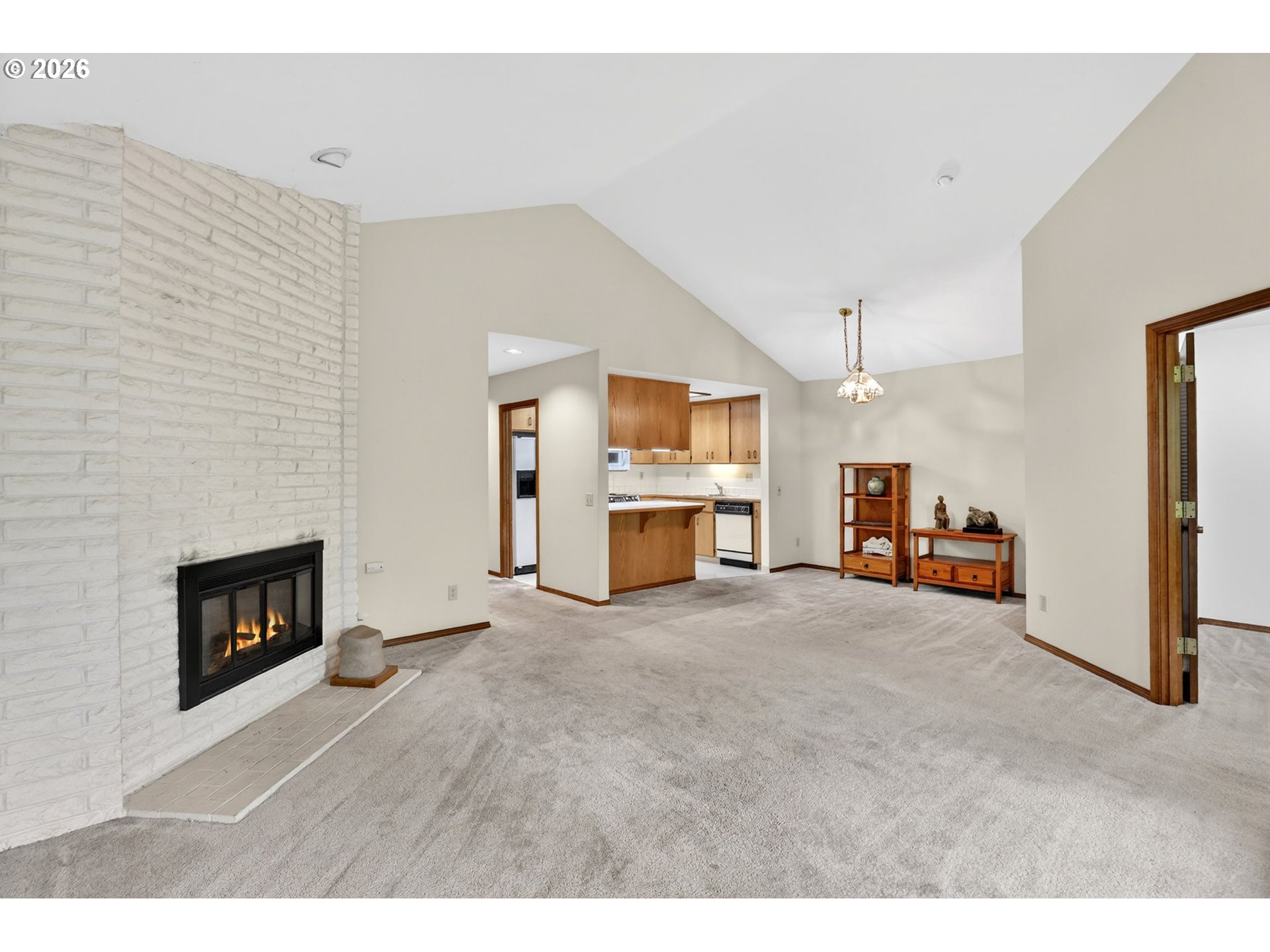 Photo #12: 248197862 Listing: Photo #12