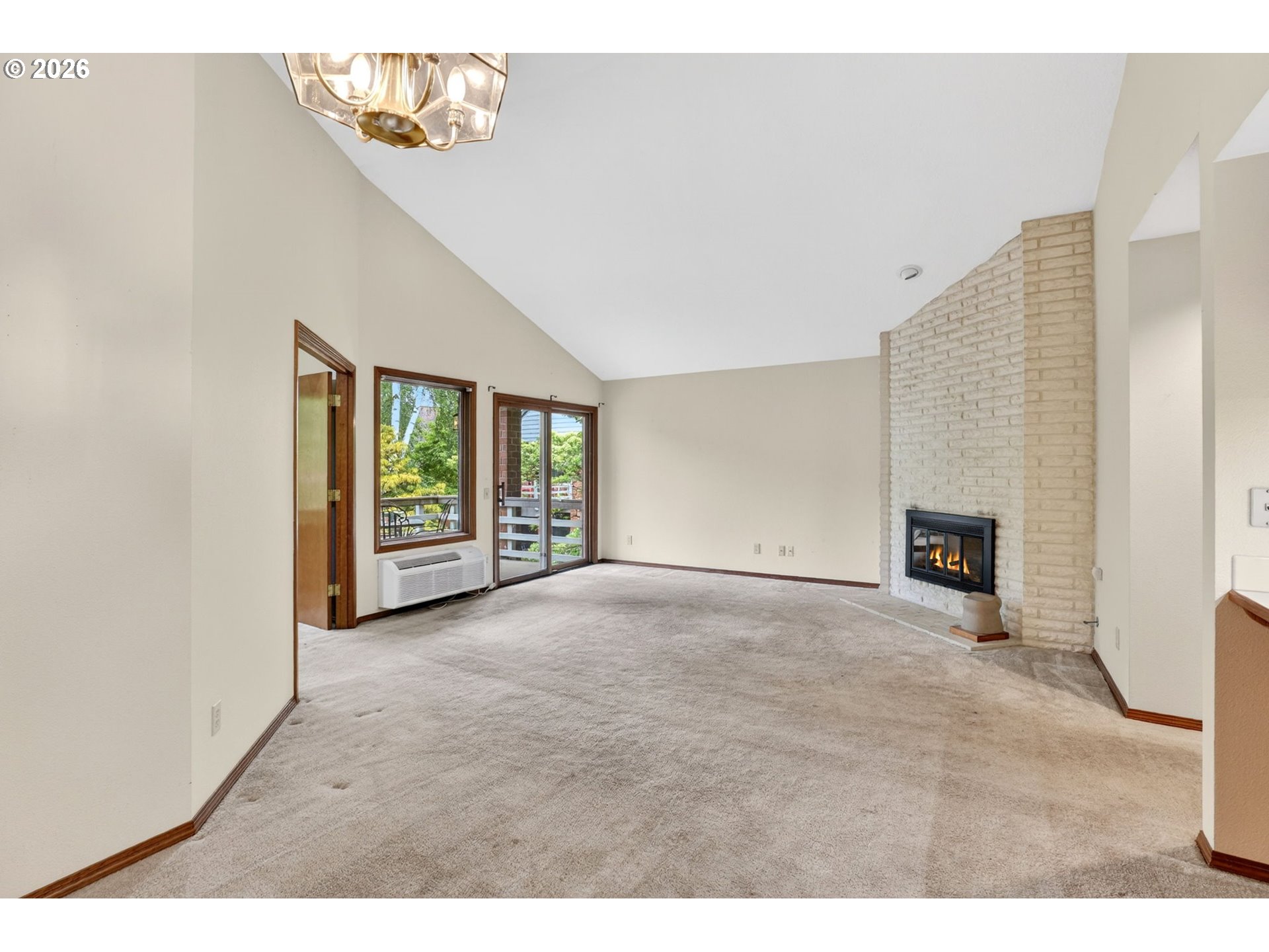 Photo #9: 248197862 Listing: Photo #9