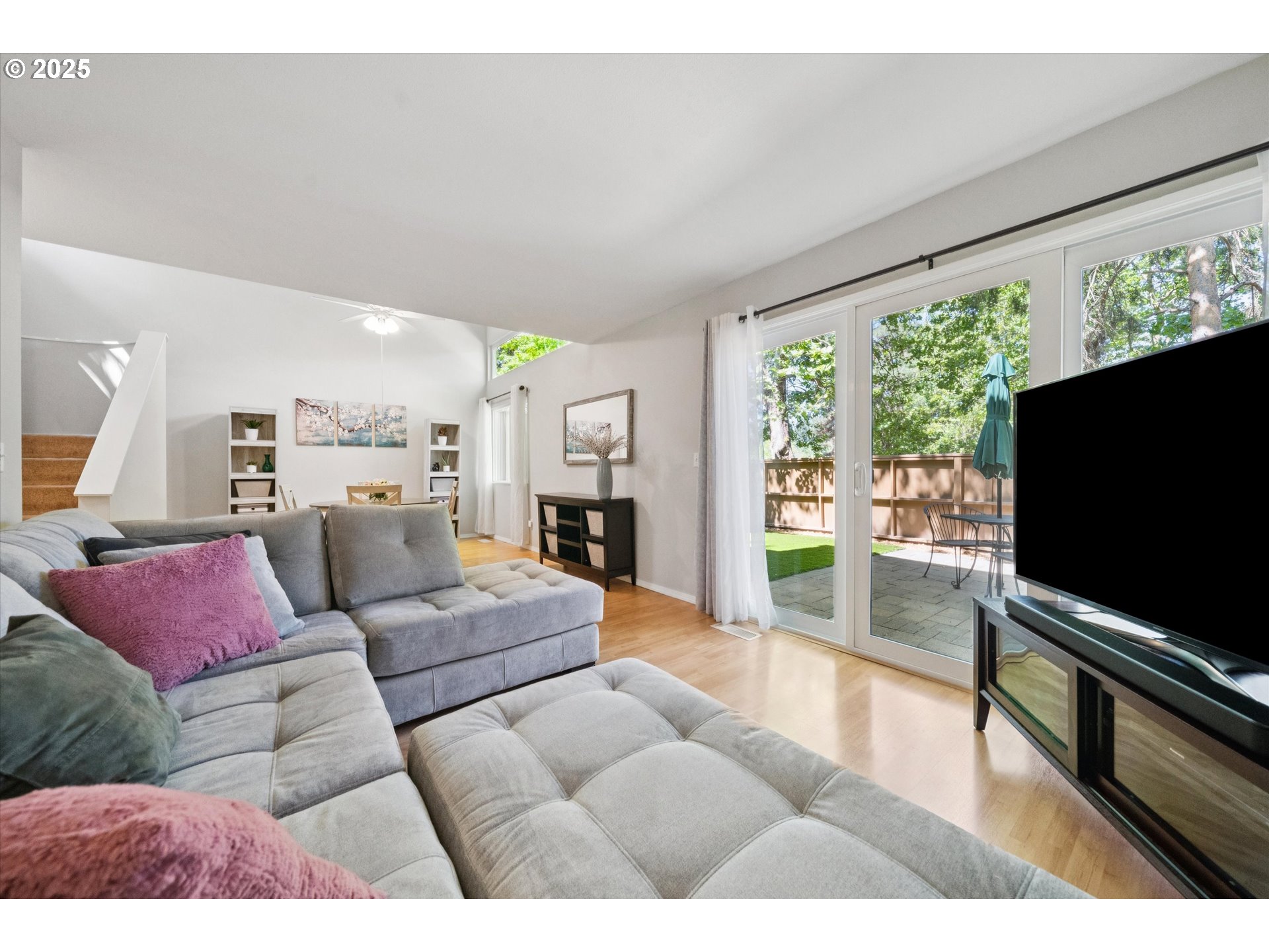 Photo #5: 248471714 Listing 
