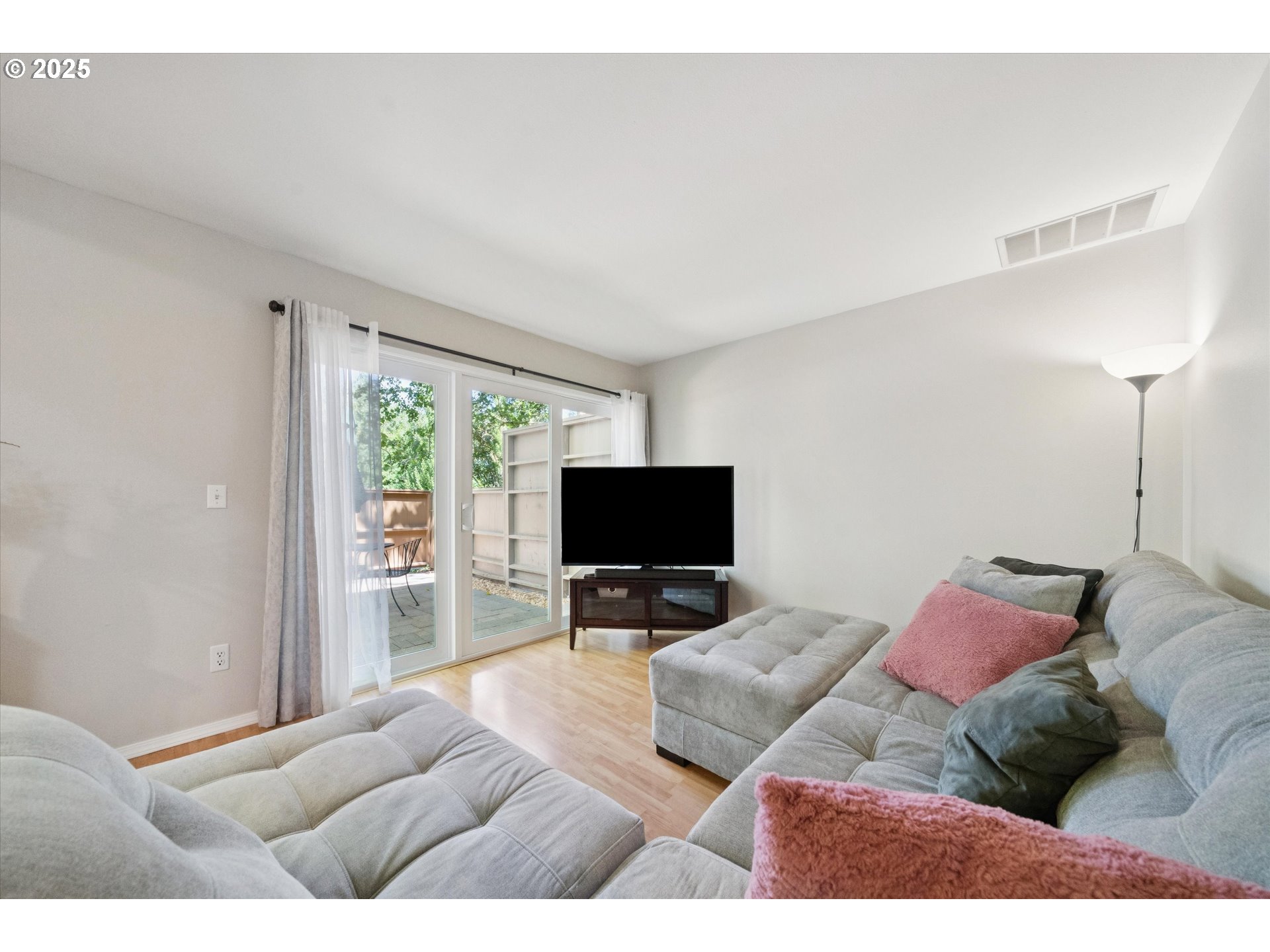 Photo #4: 248471714 Listing 
