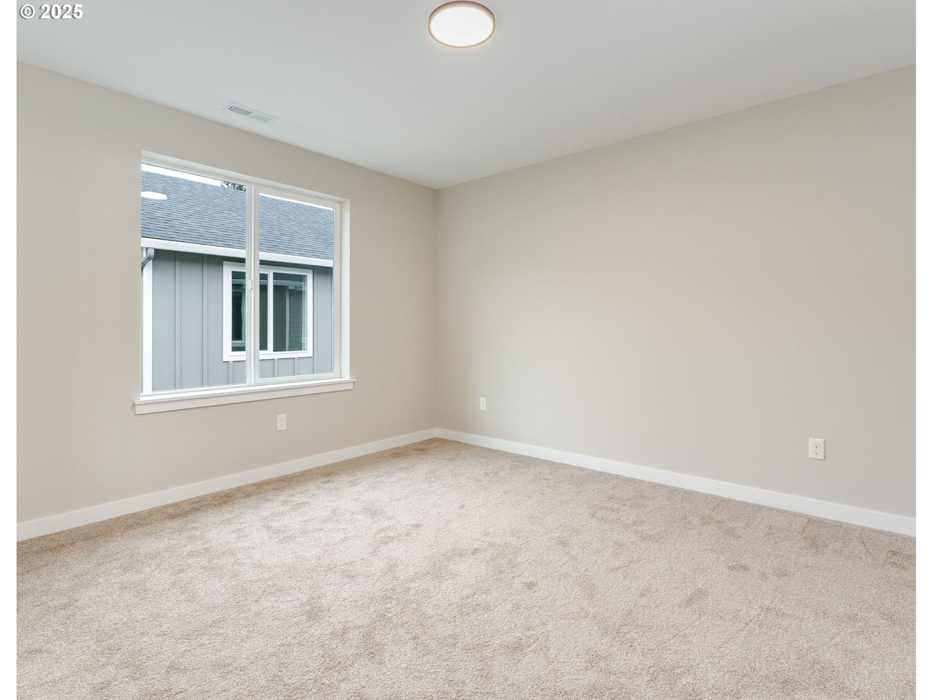 Photo #11: 249857372 Listing: Photo #11