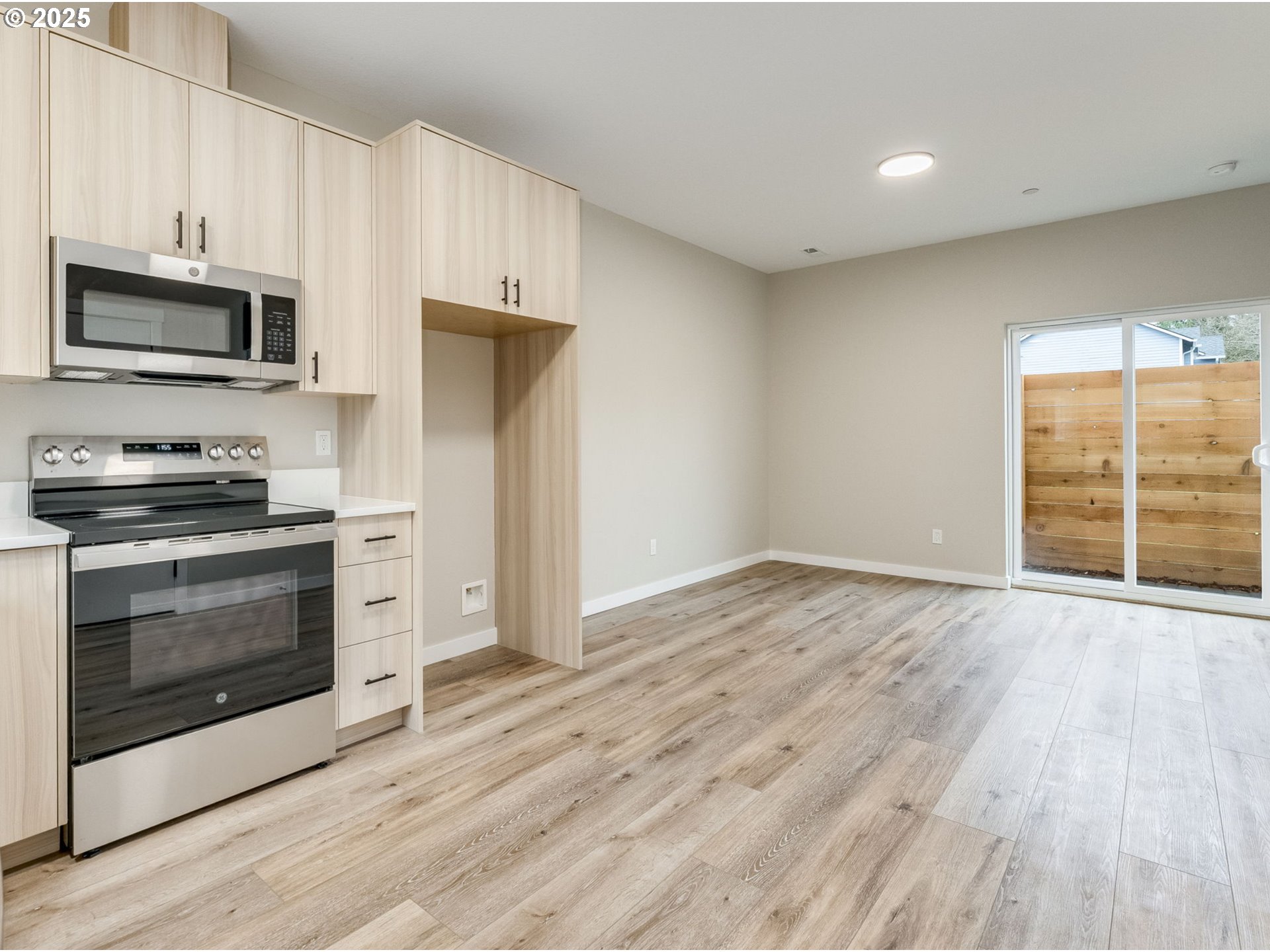 Photo #13: 249857372 Listing: Photo #13