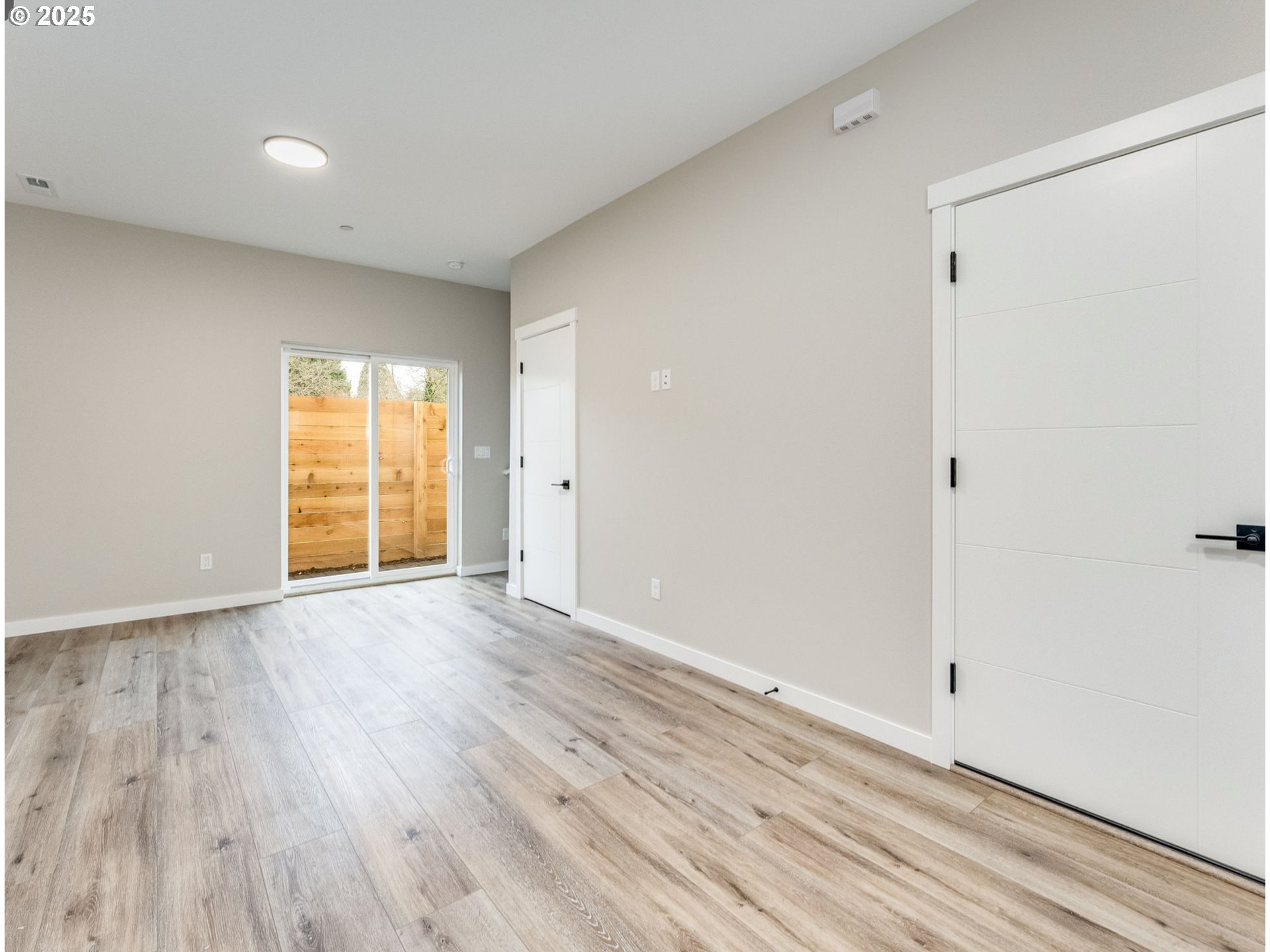 Photo #14: 249857372 Listing: Photo #14