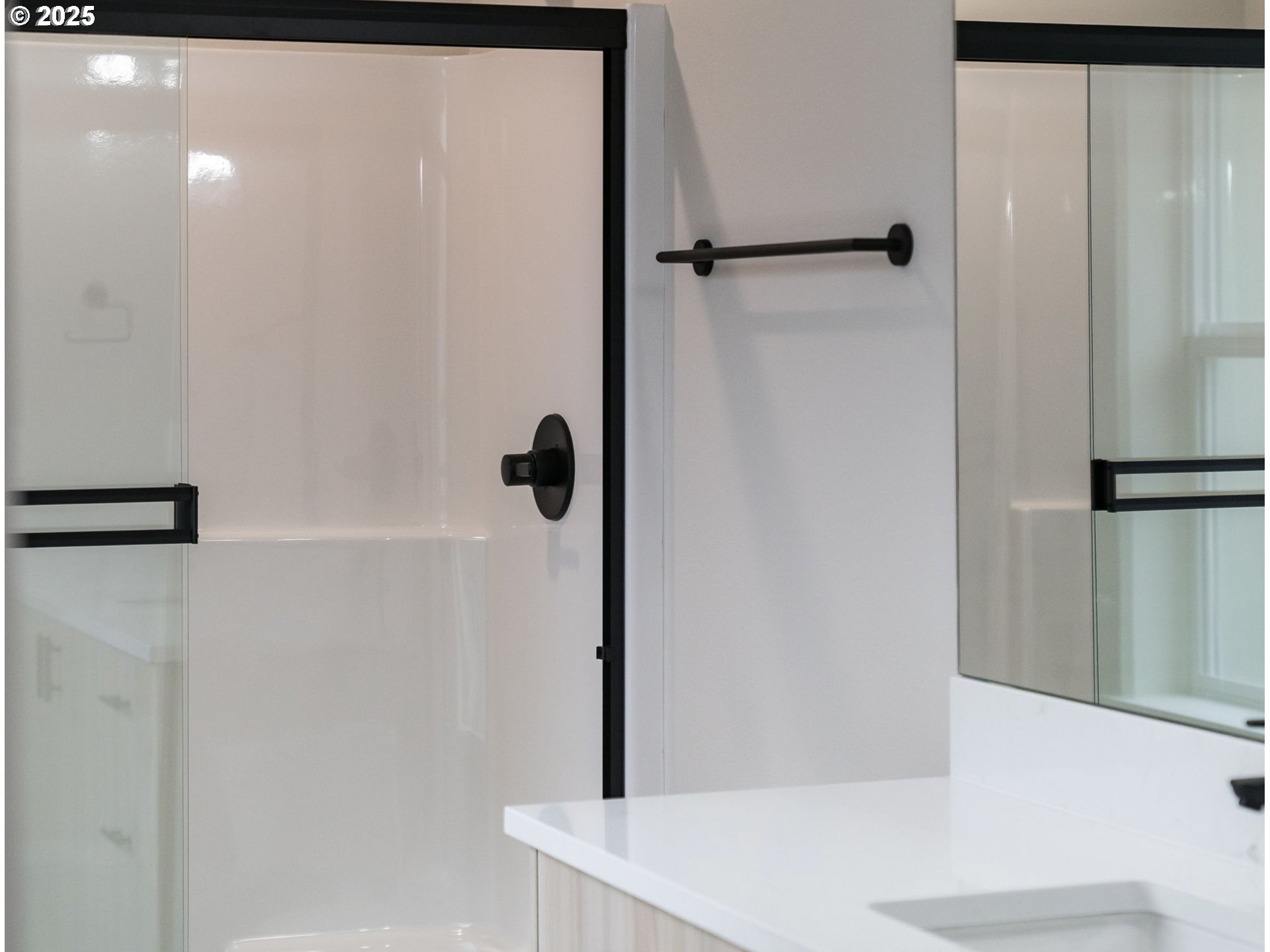 Photo #1: 249857372 Listing: Photo #1