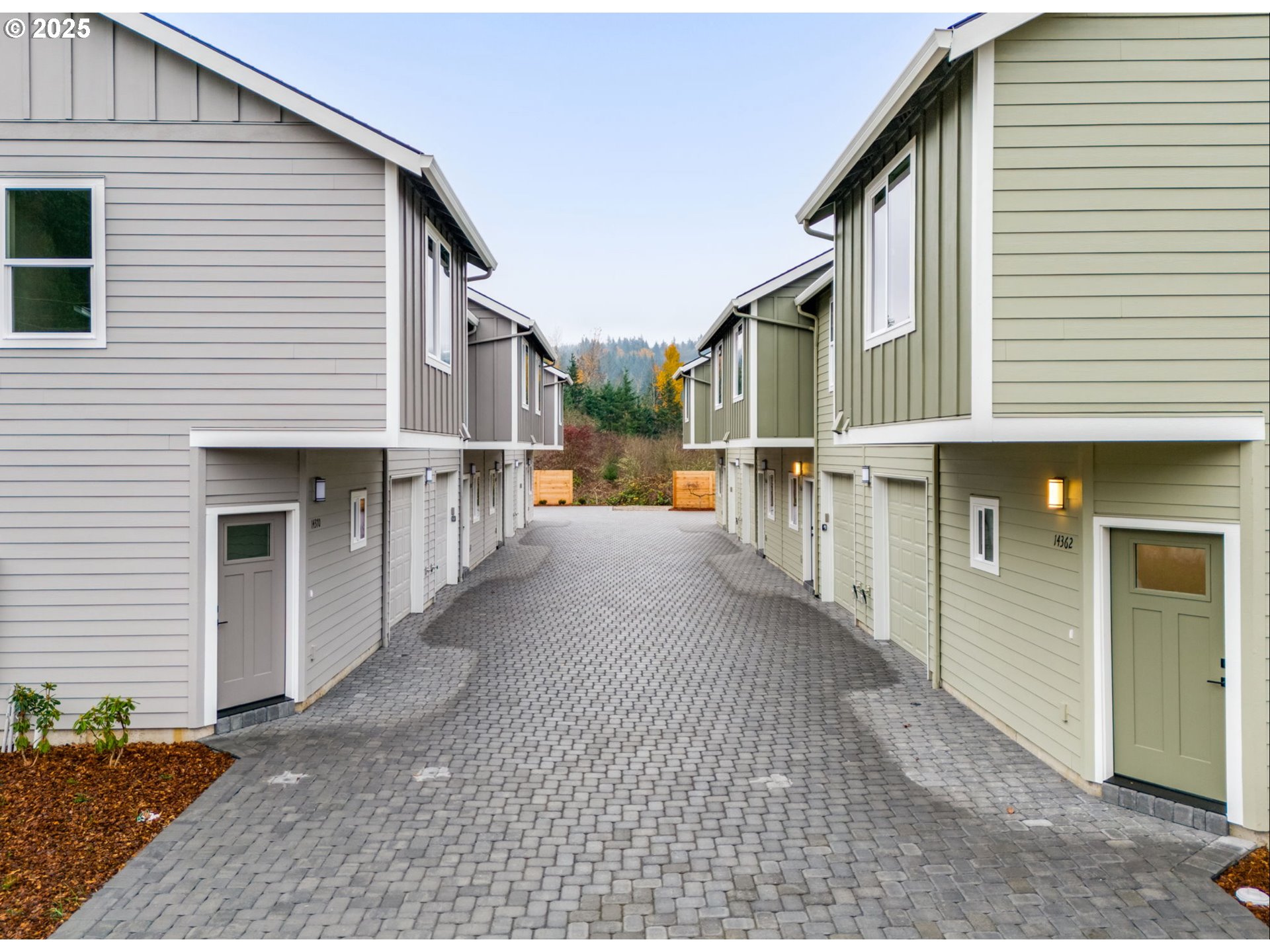 Photo #19: 249857372 Listing: Photo #19