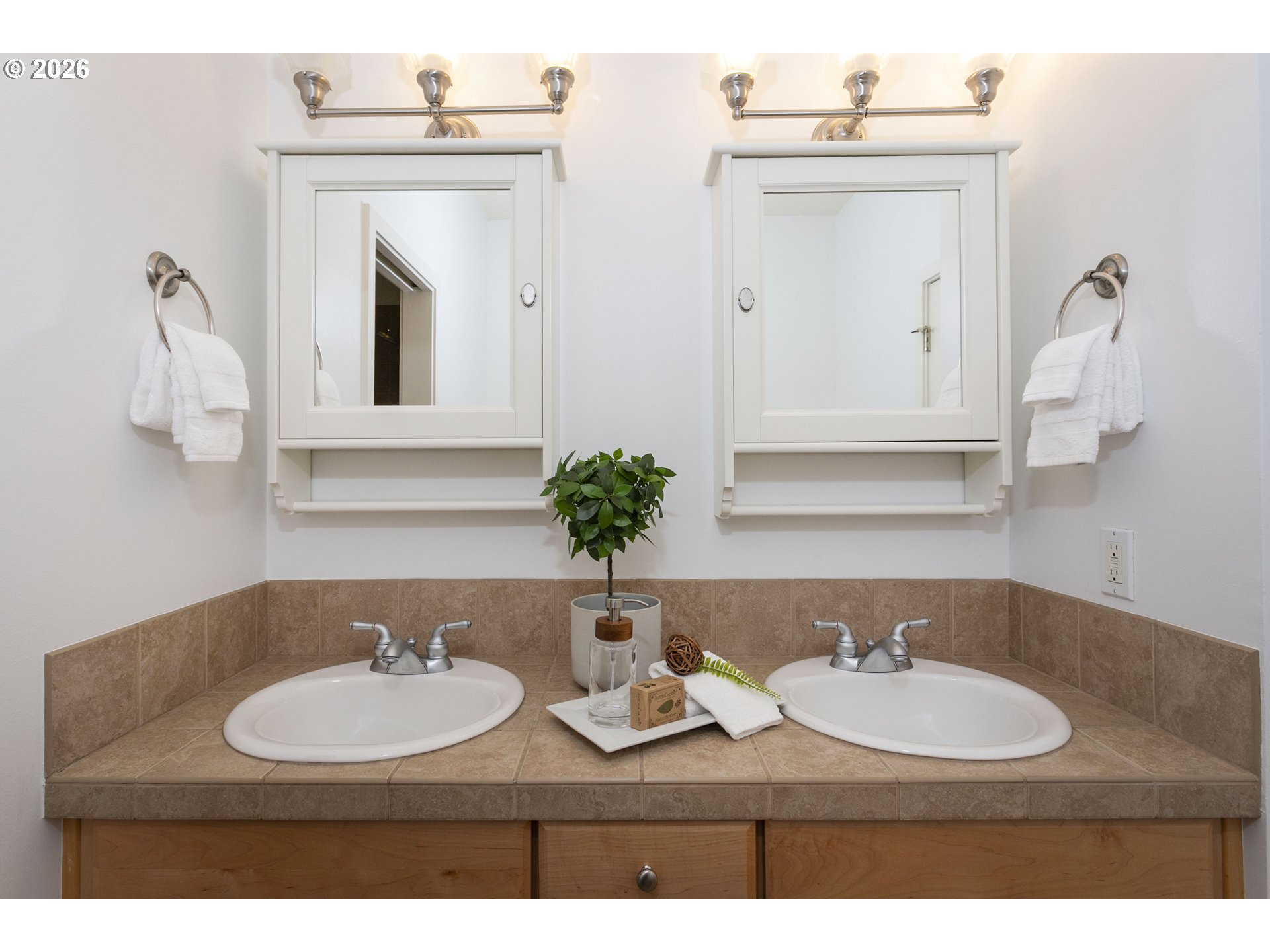 Photo #23: 249985568 Listing: Photo #23