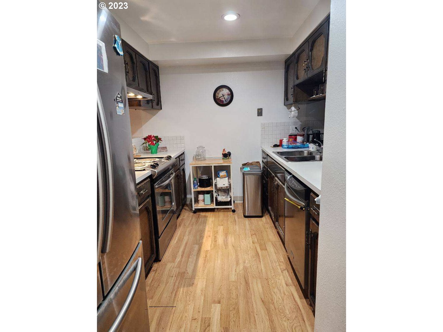 Photo #3: 250051025 Listing 