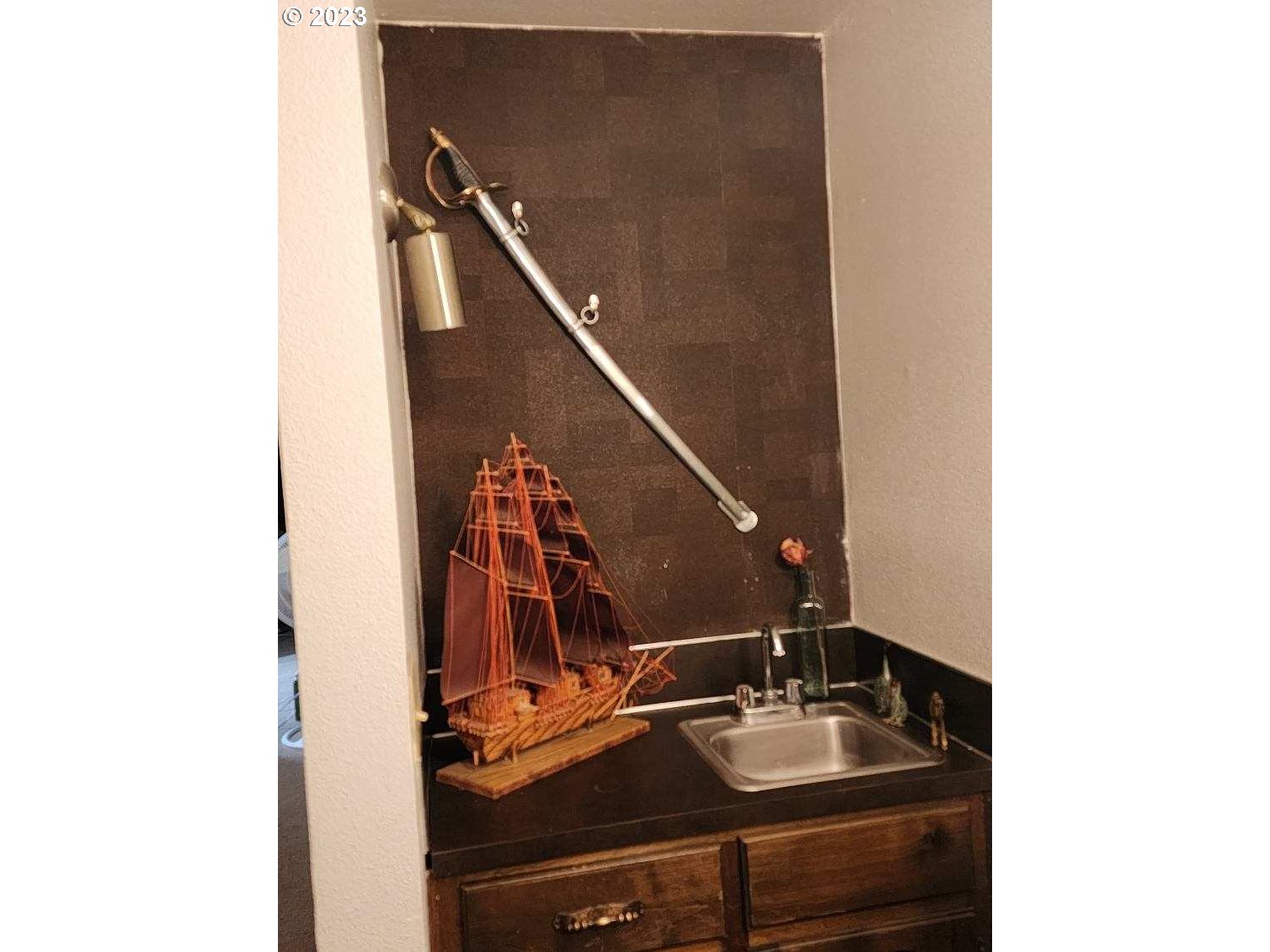 Photo #6: 250051025 Listing 