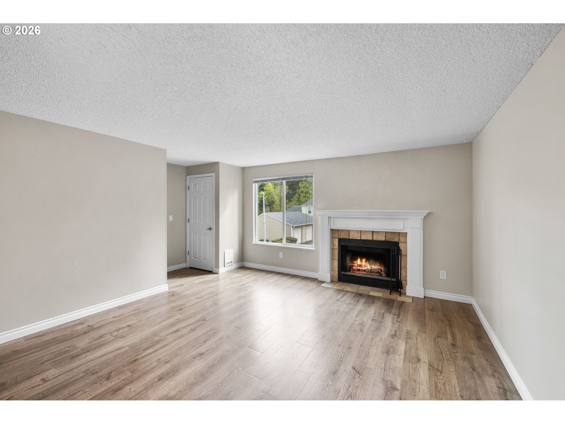 Photo #3: 250120438 Listing: Photo #3