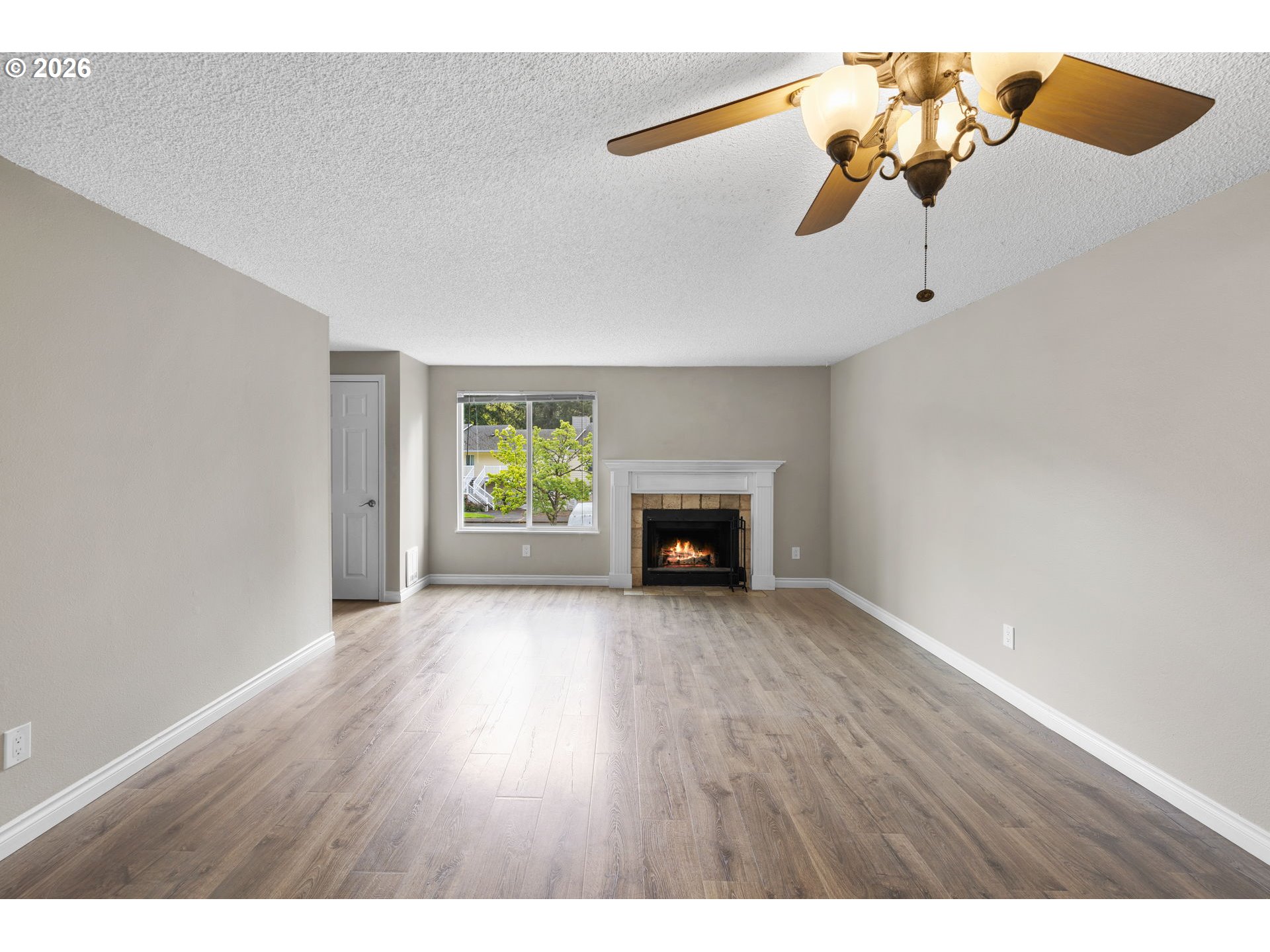 Photo #2: 250120438 Listing: Photo #2