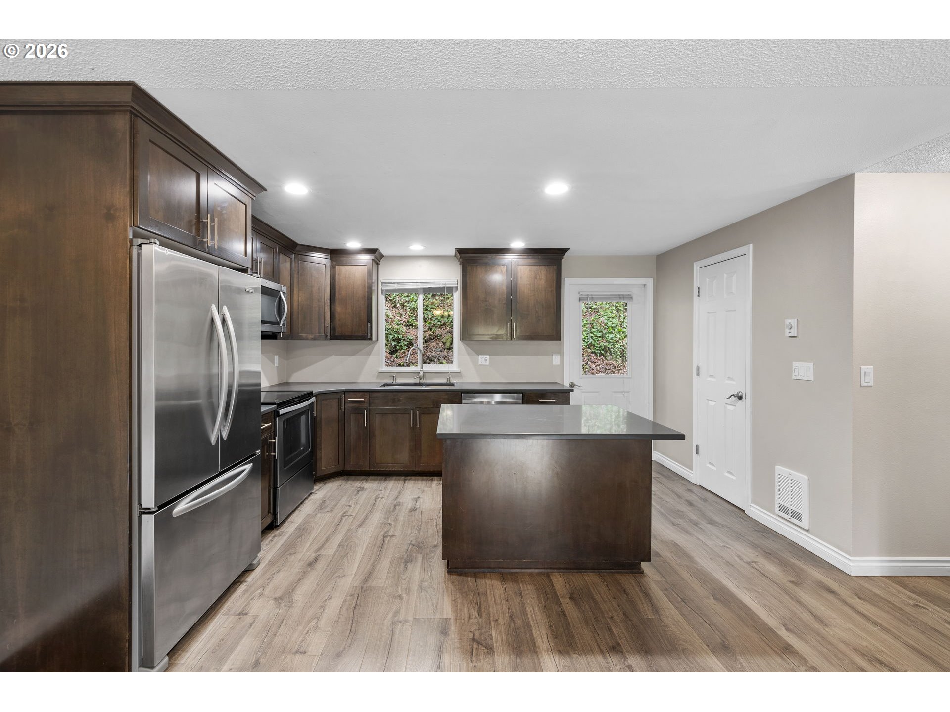 Photo #5: 250120438 Listing: Photo #5