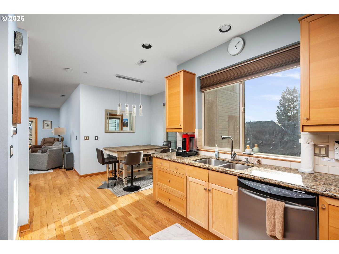 Photo #9: 250545738 Listing: Photo #9