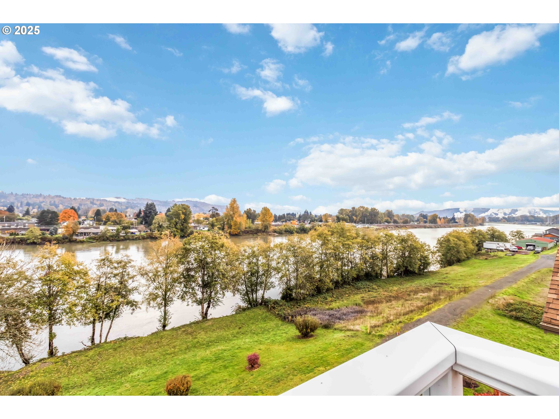 1548 RIVER RD UNIT 302, Longview, WA, 98632