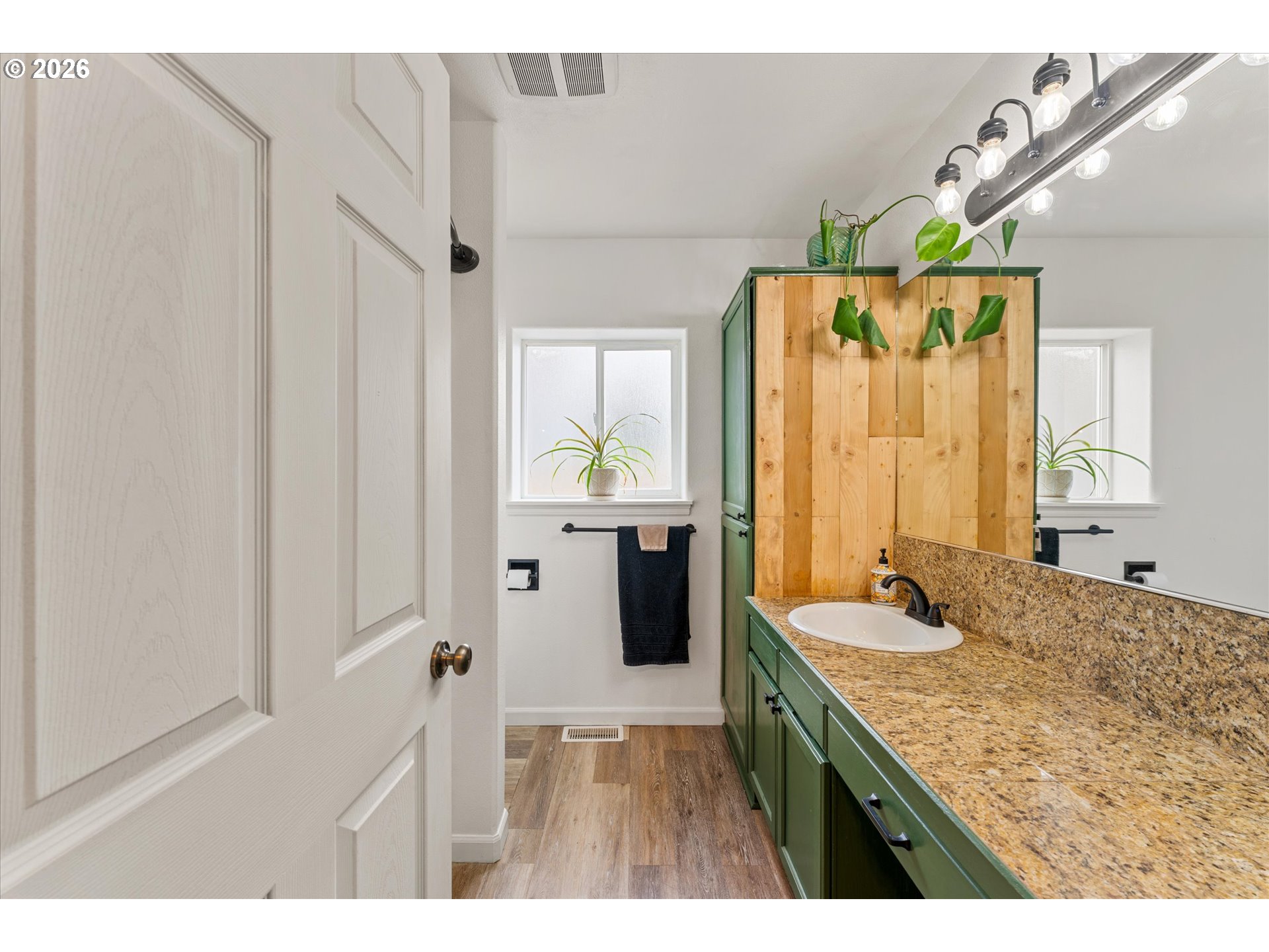 Photo #10: 251743166 Listing: Photo #10