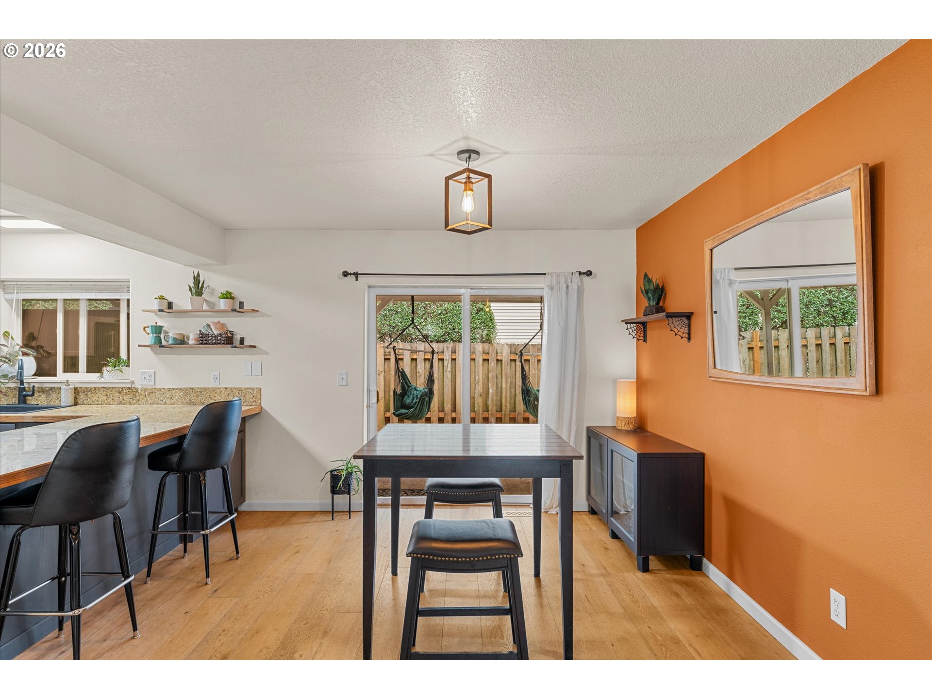 Photo #5: 251743166 Listing: Photo #5