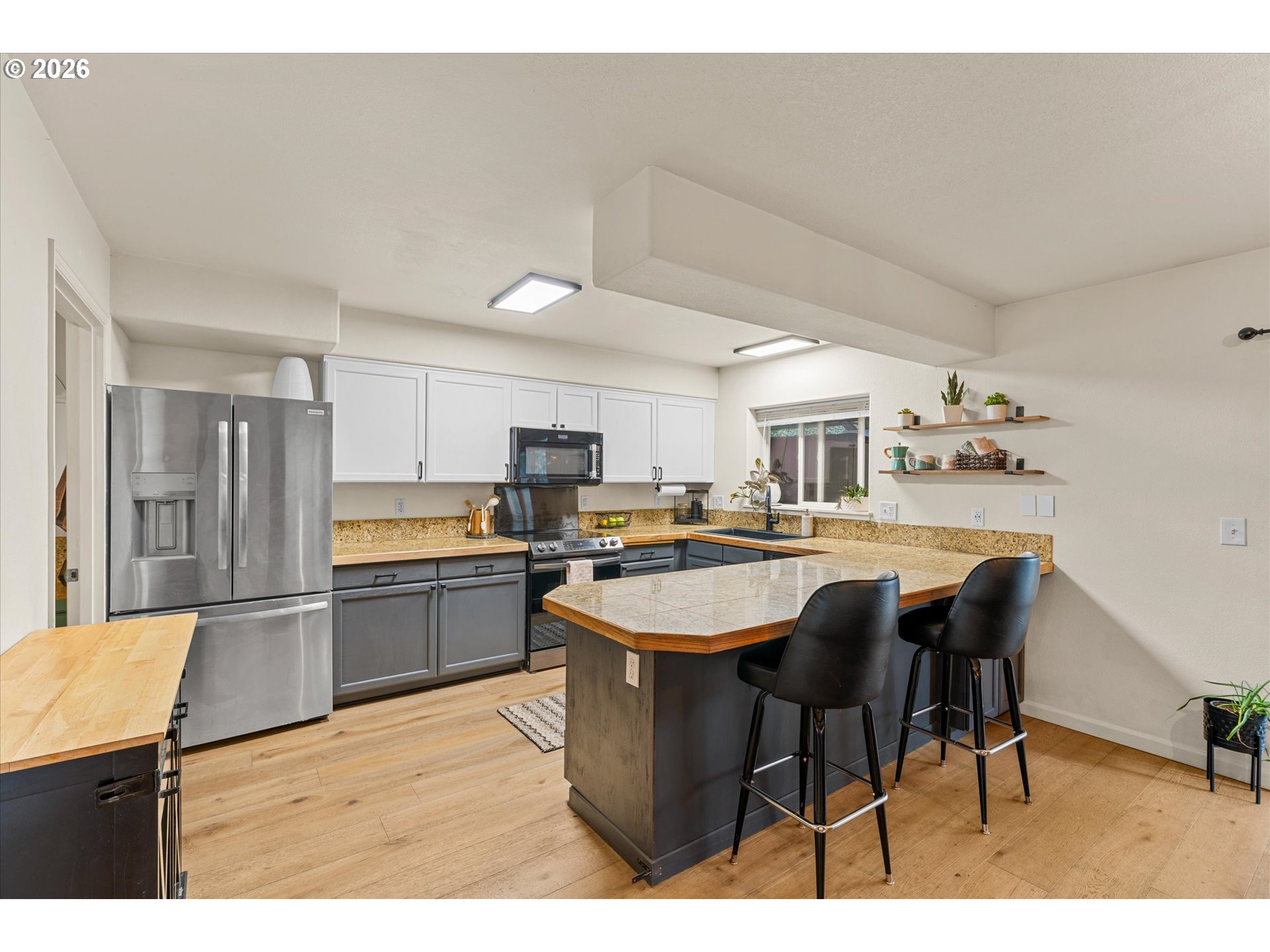 Photo #8: 251743166 Listing: Photo #8