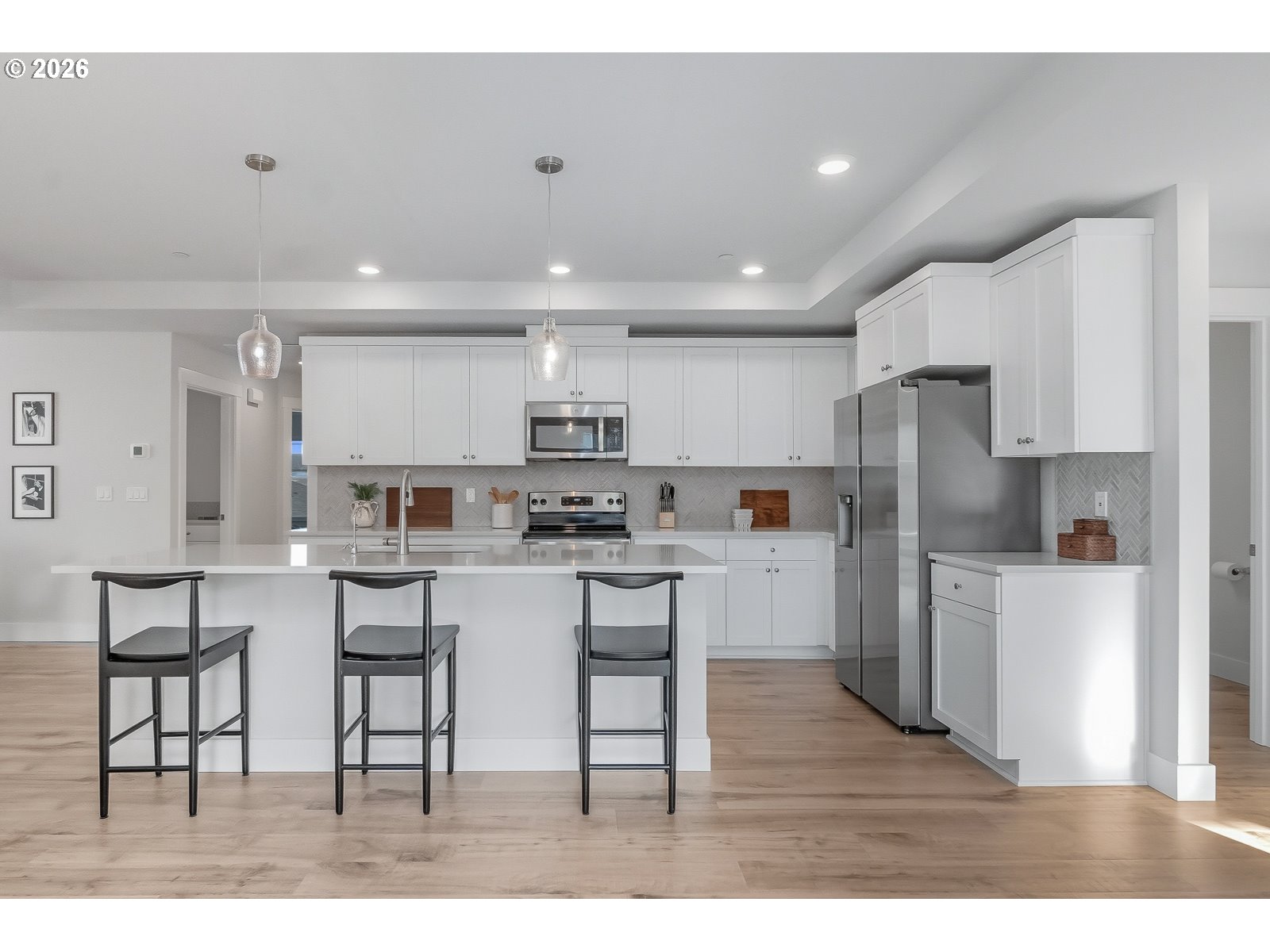 Photo #3: 251774647 Listing: Photo #3