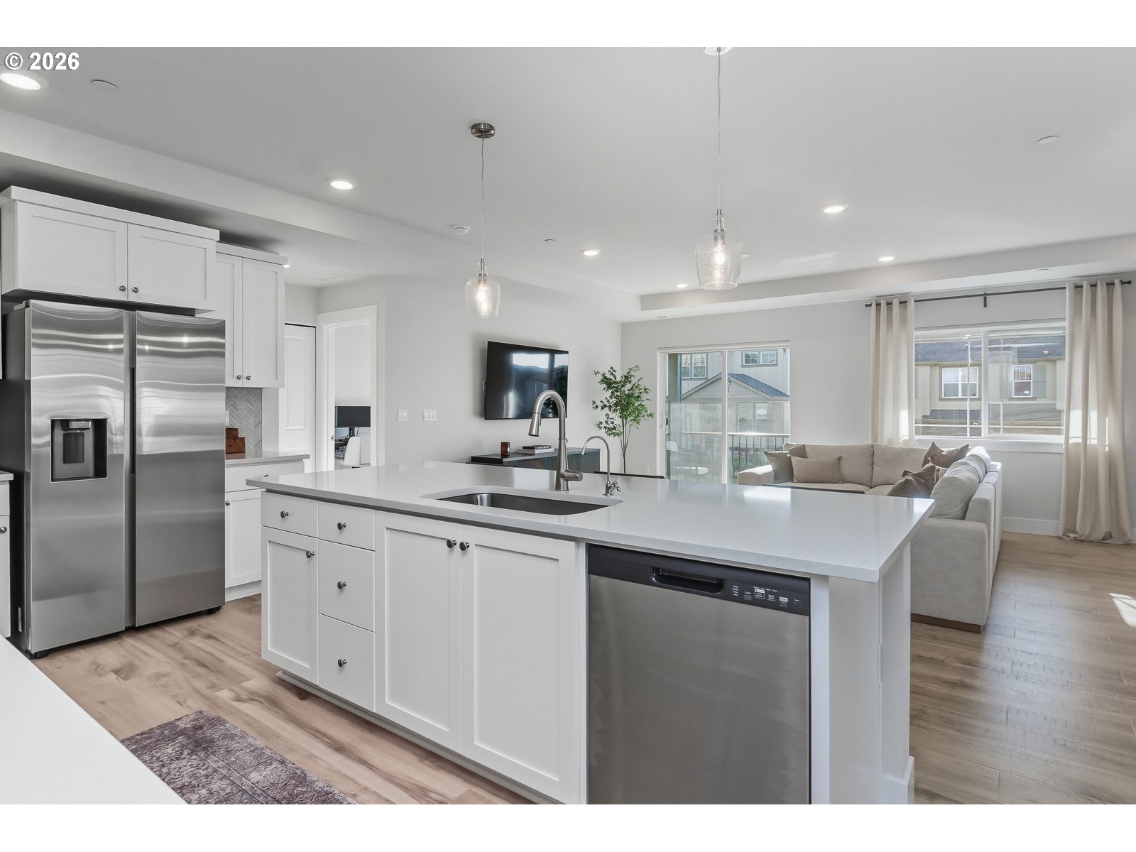 Photo #6: 251774647 Listing: Photo #6