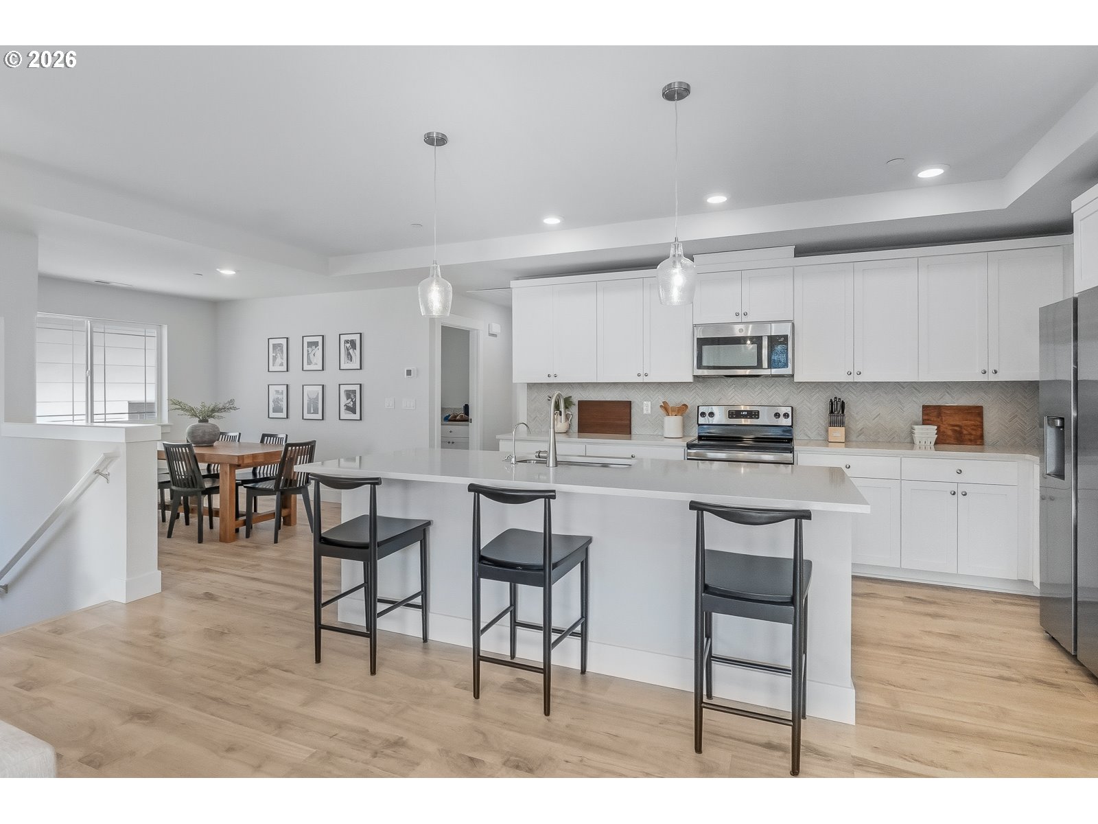 Photo #8: 251774647 Listing: Photo #8