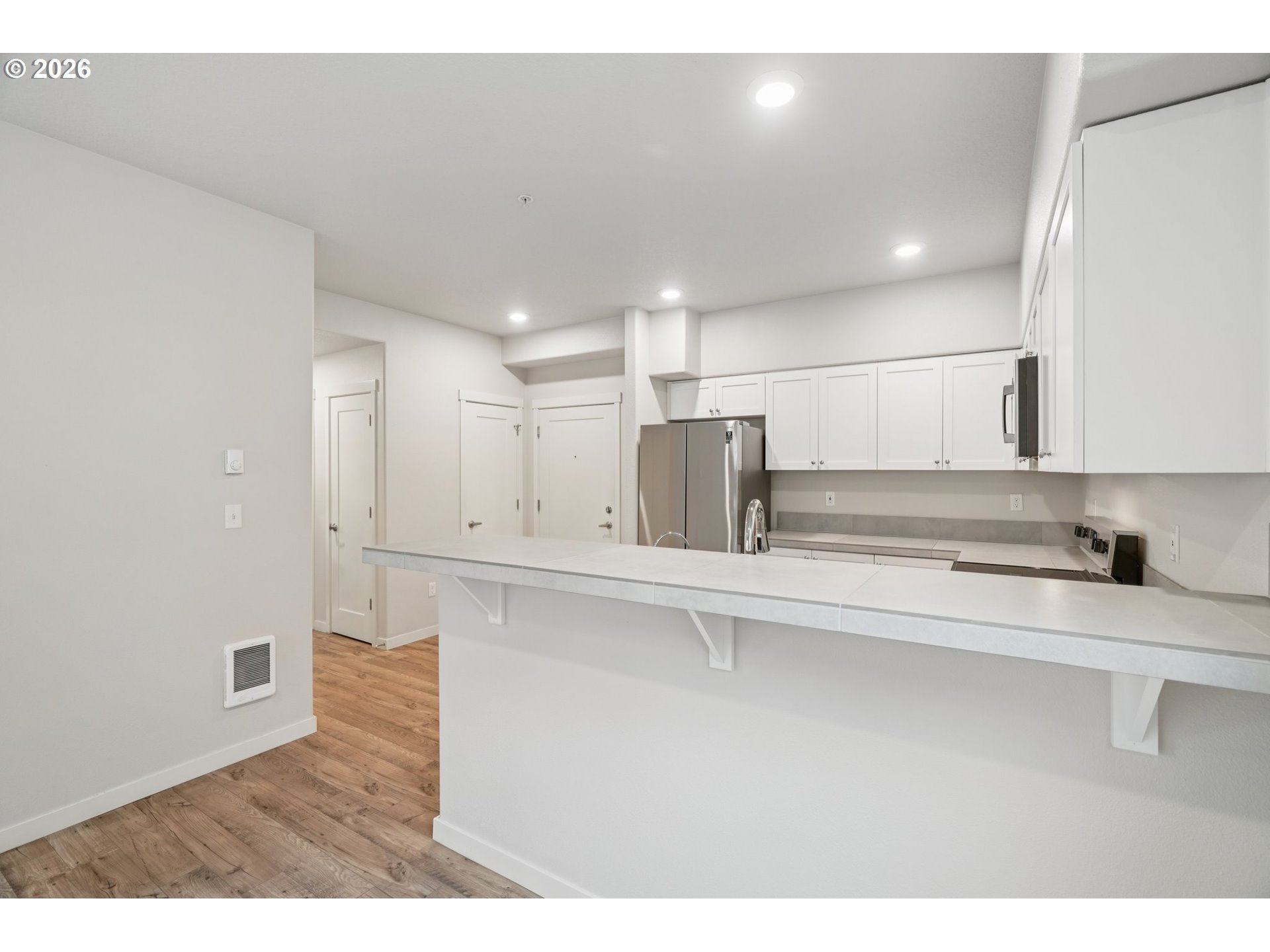 Photo #16: 251879317 Listing: Photo #16