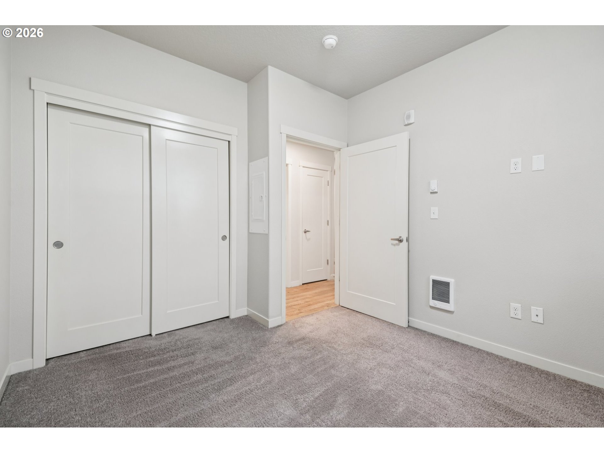 Photo #22: 251879317 Listing: Photo #22