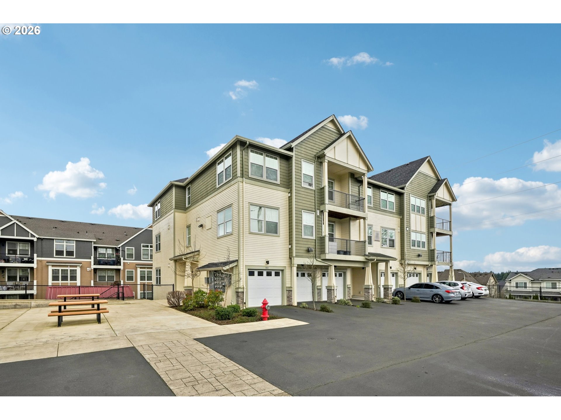 Photo #8: 251879317 Listing: Photo #8