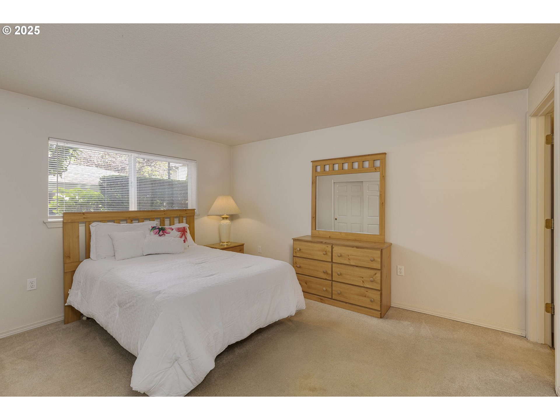 Photo #16: 252159793 Listing: Photo #16