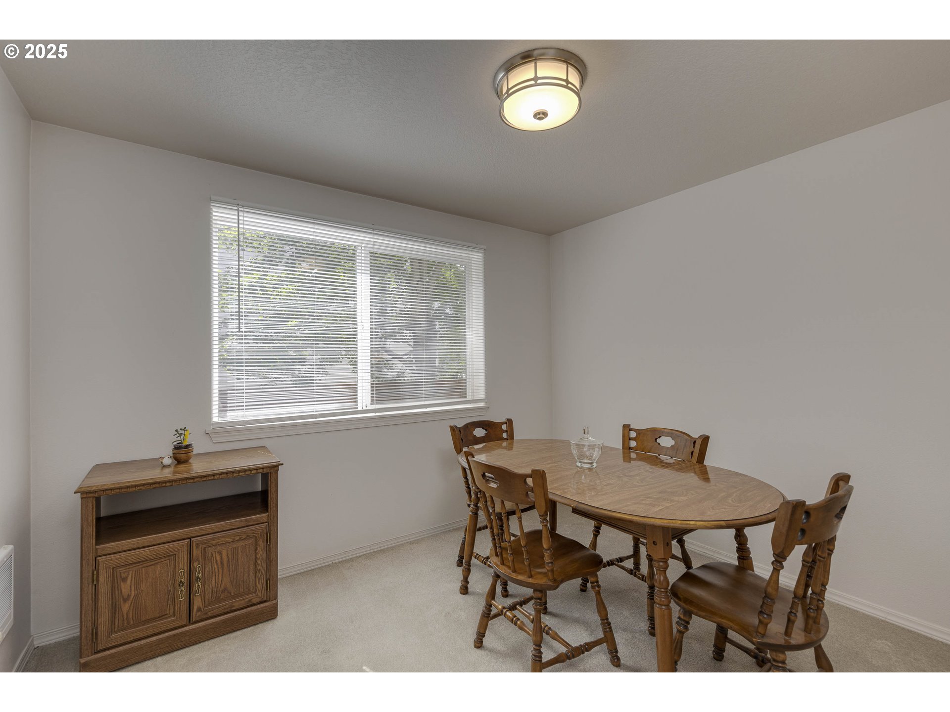 Photo #19: 252159793 Listing: Photo #19