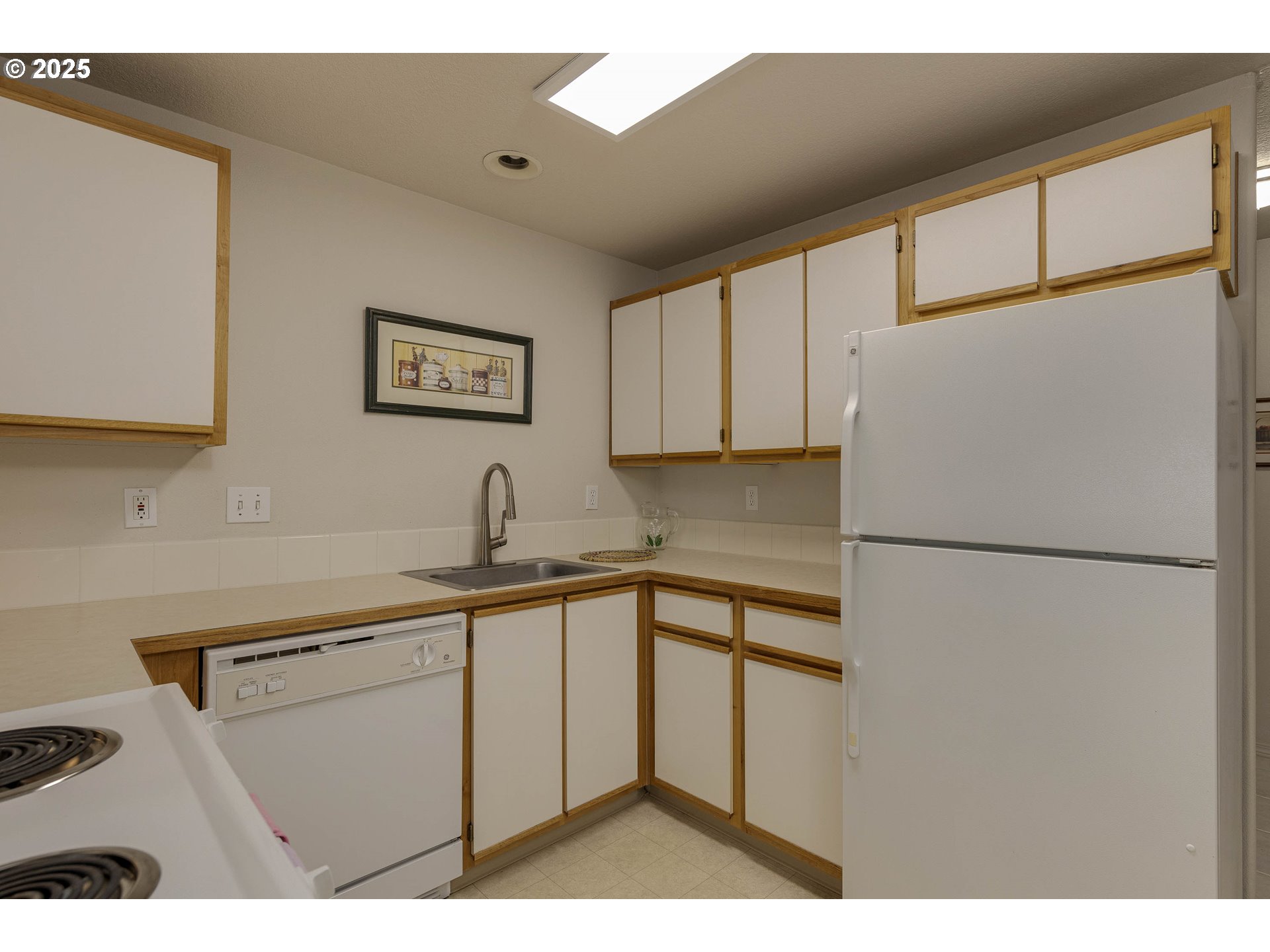 Photo #17: 252159793 Listing: Photo #17