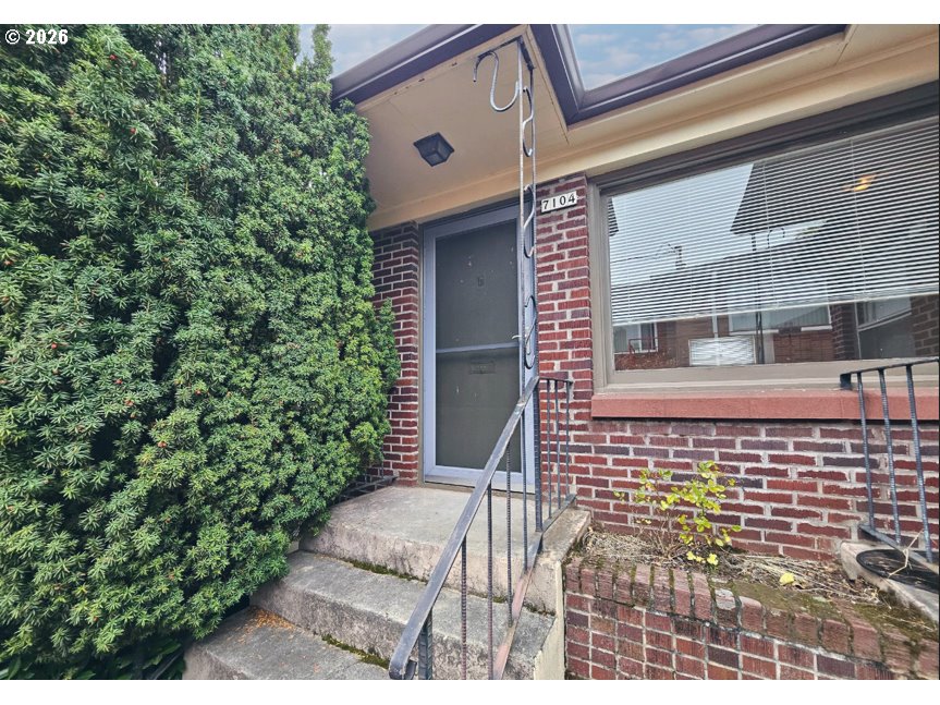 7102 N INTERSTATE AVE, Portland, OR, 97217