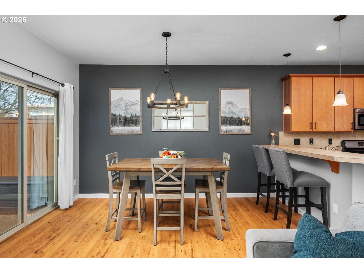 Photo #8: 252561399 Listing: Photo #8