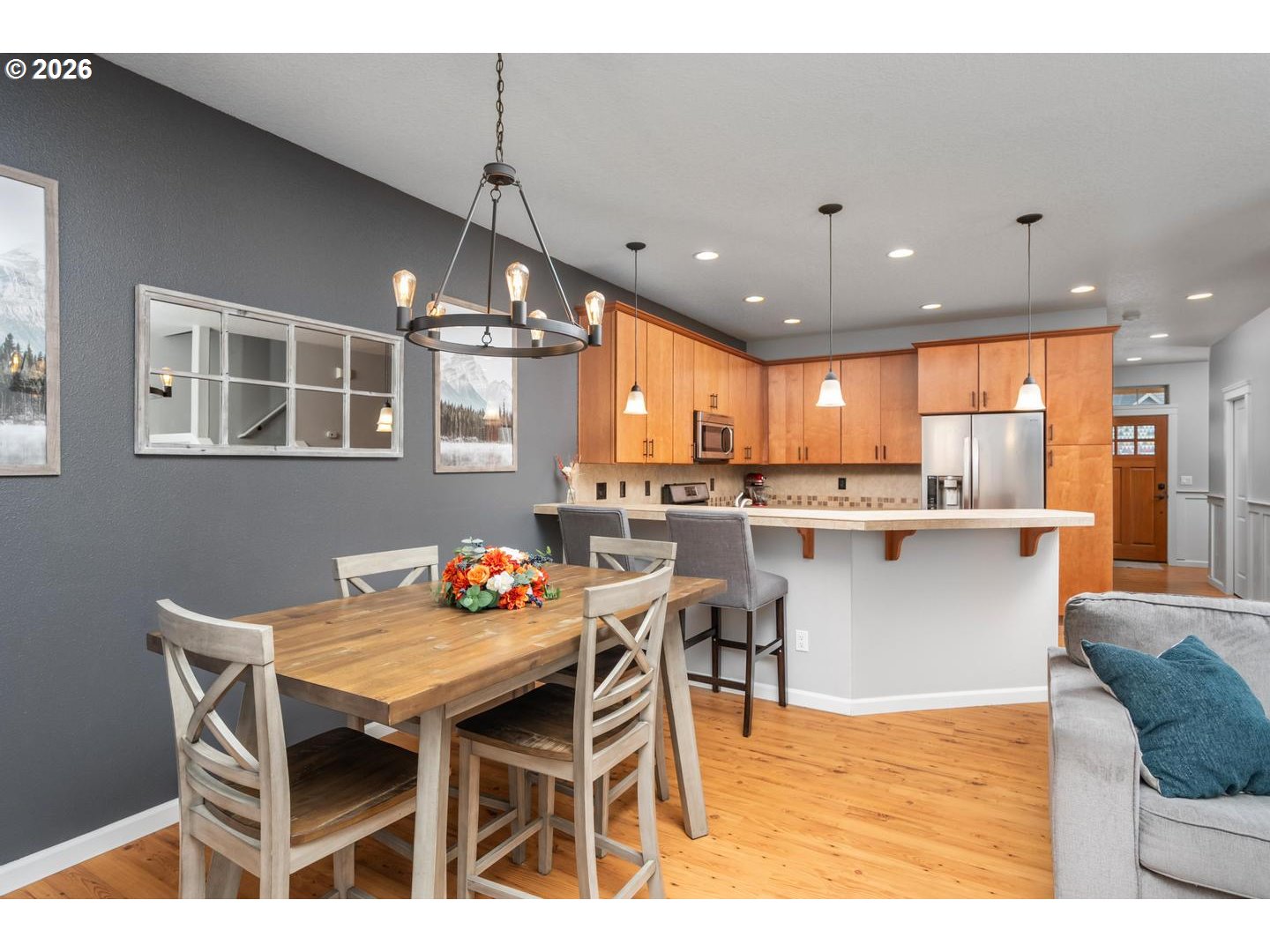 Photo #9: 252561399 Listing: Photo #9