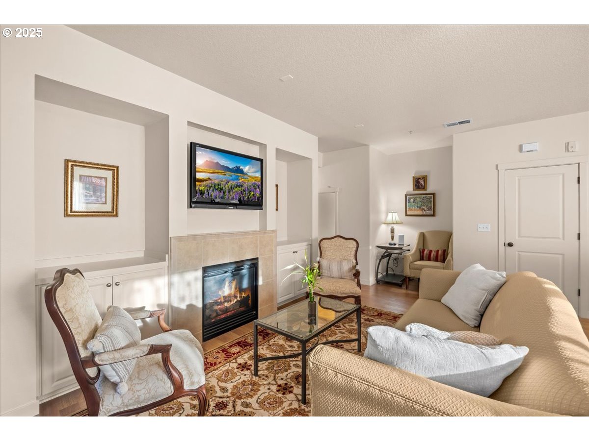 Photo #5: 253134014 Listing 