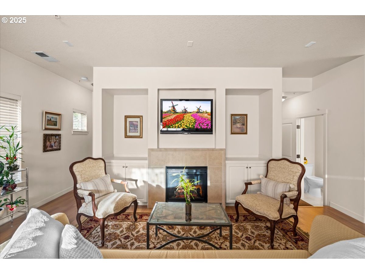 Photo #4: 253134014 Listing 