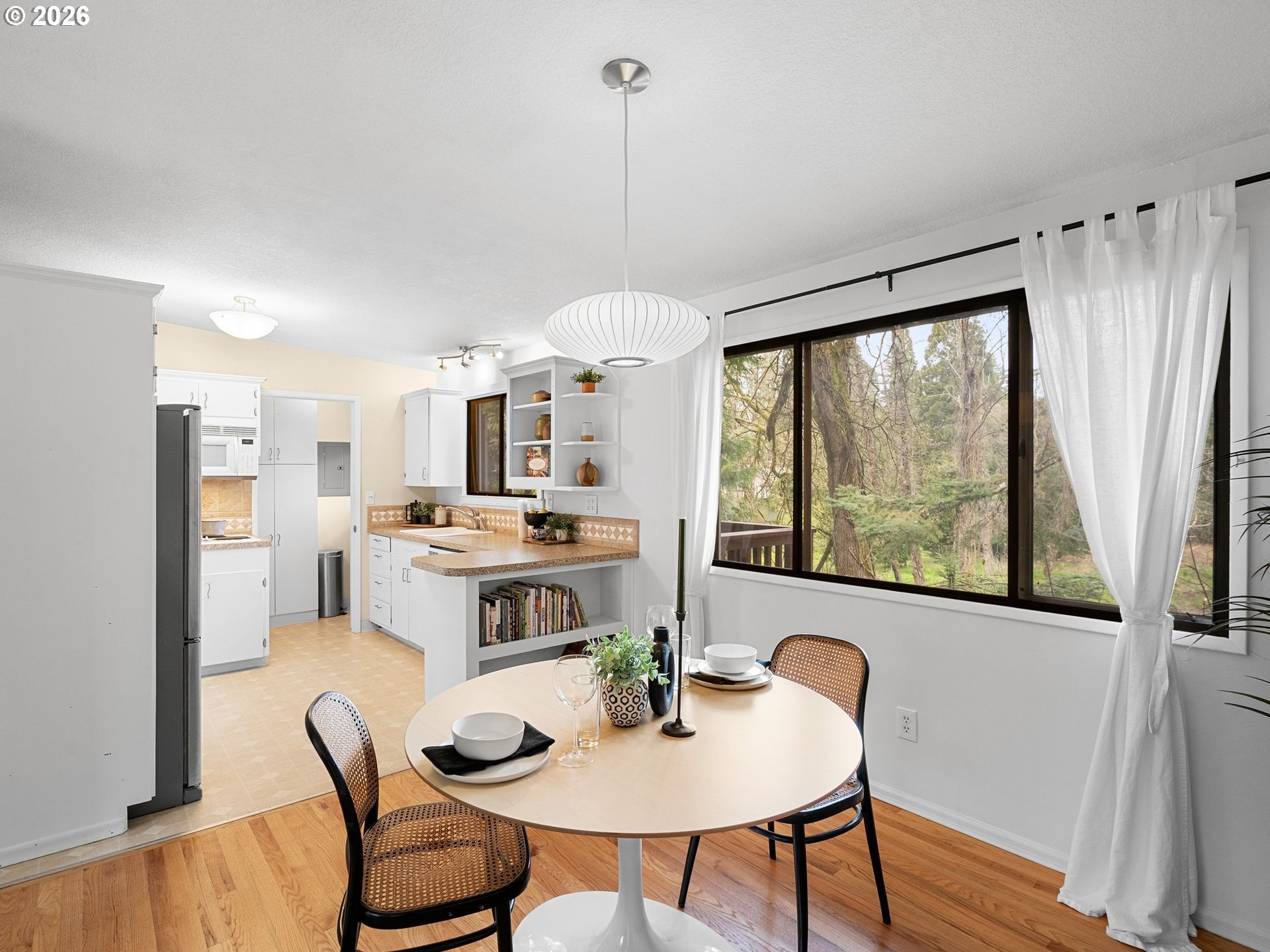 Photo #8: 253665374 Listing: Photo #8