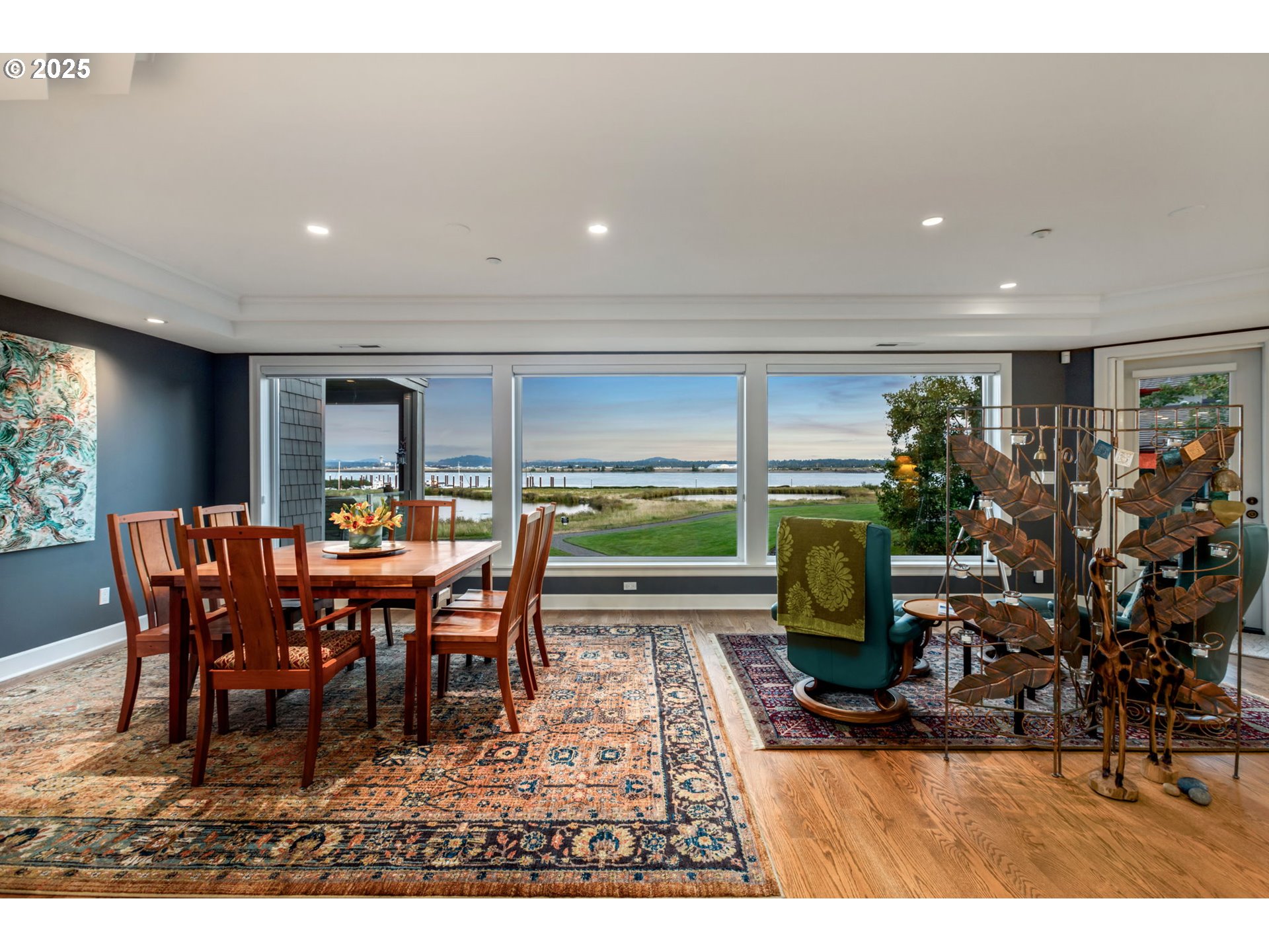 Photo #4: 253828695 Listing 