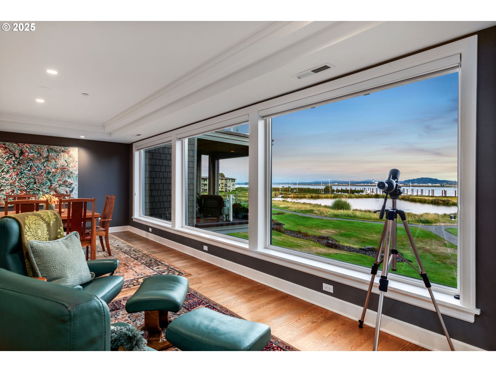 Photo #5: 253828695 Listing 