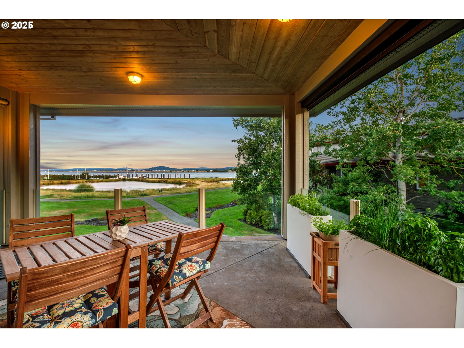 Photo #6: 253828695 Listing 