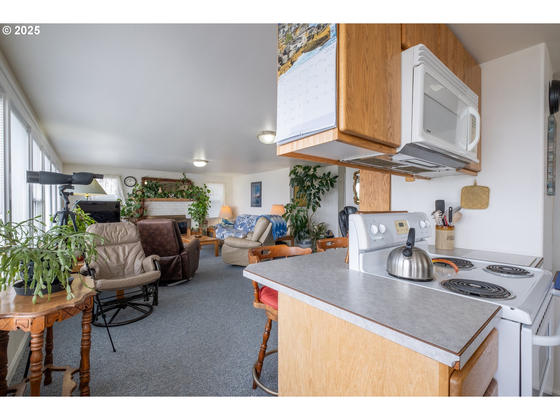 318 N HIGHWAY 101, Depoe Bay, OR, 97341